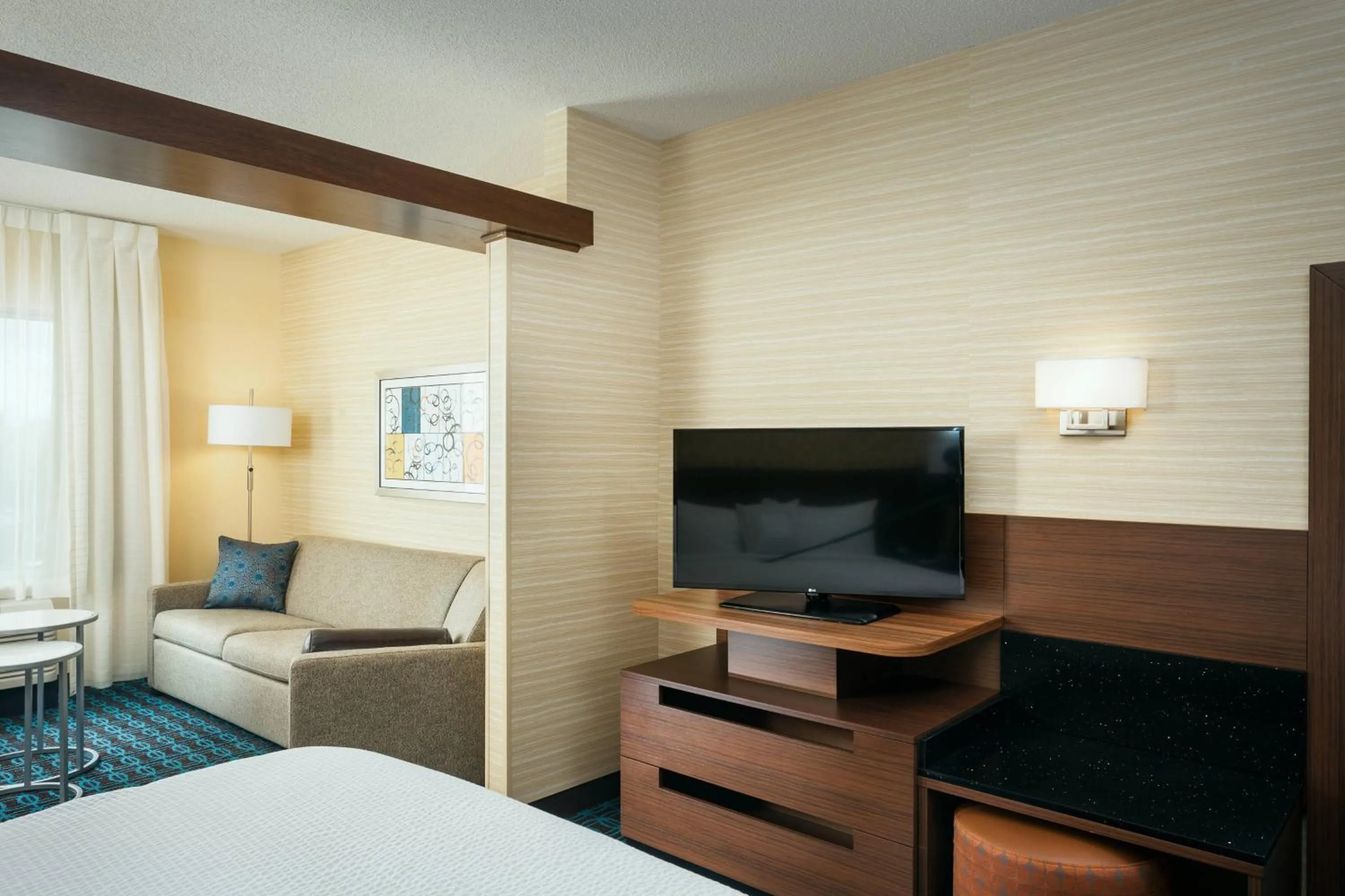 Photo of the whole room, Bed in Fairfield Inn & Suites by Marriott Tacoma DuPont
