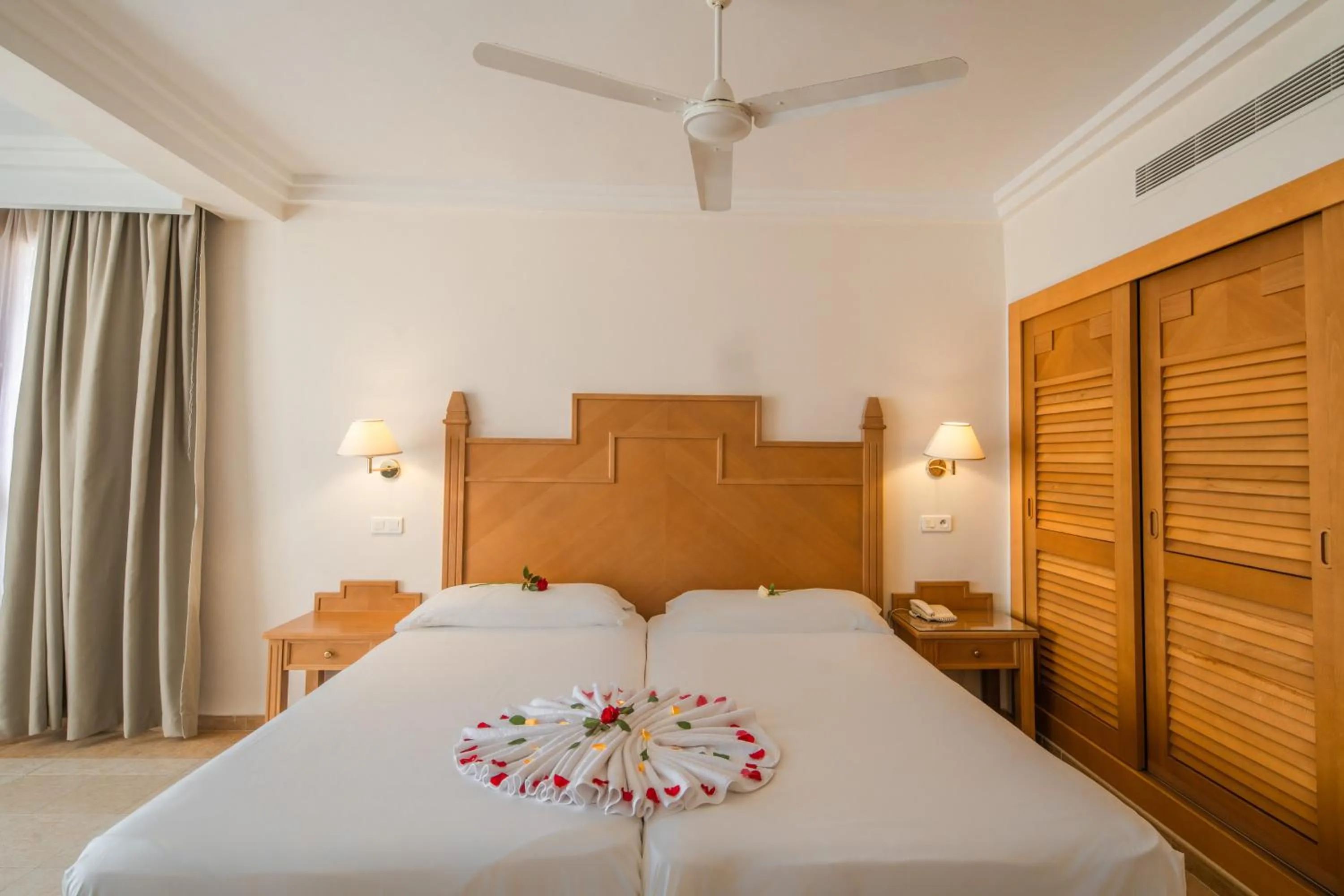 Bed in Concorde Marco Polo