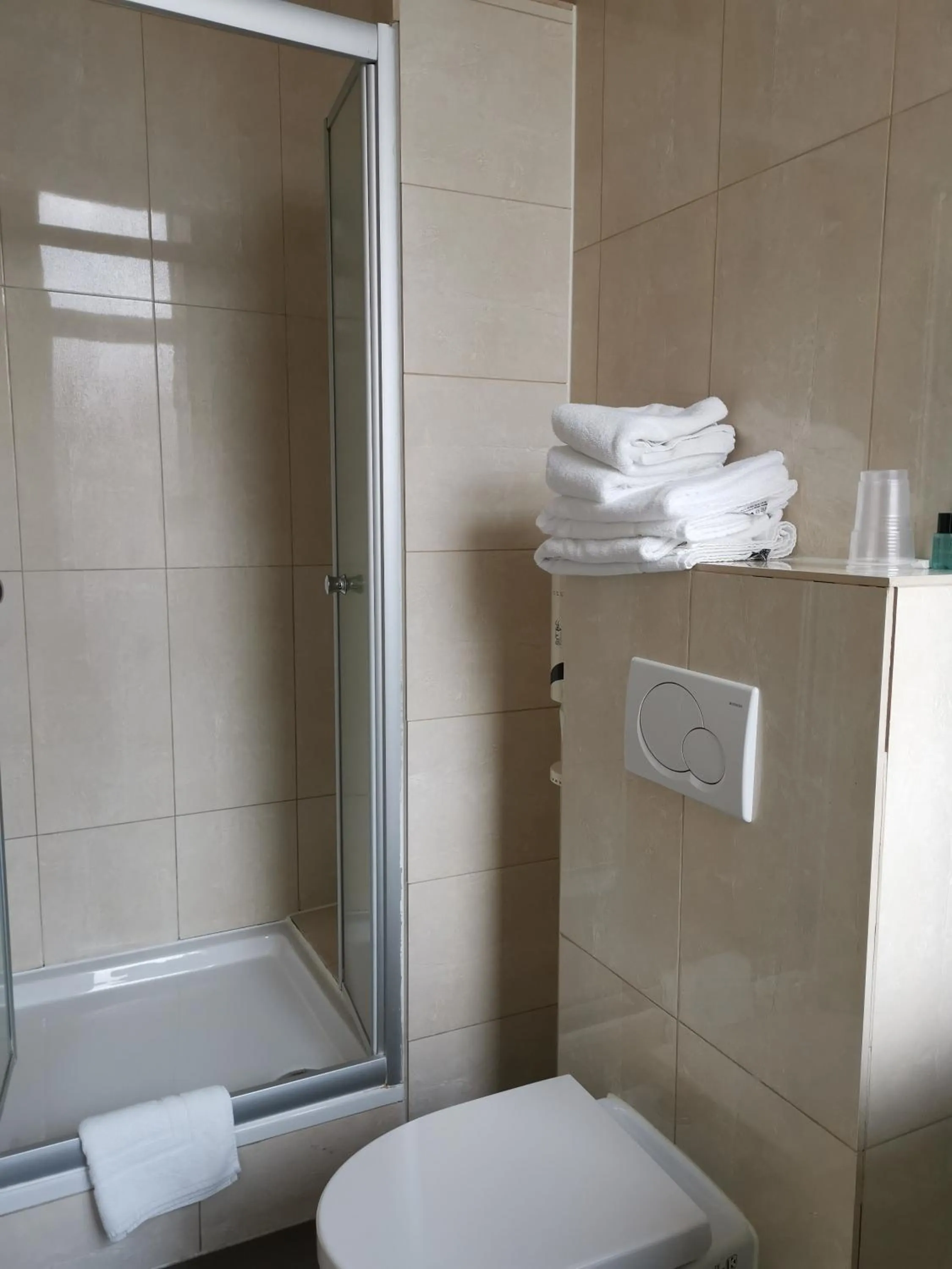 Bathroom in Hotel Albert II Oostende