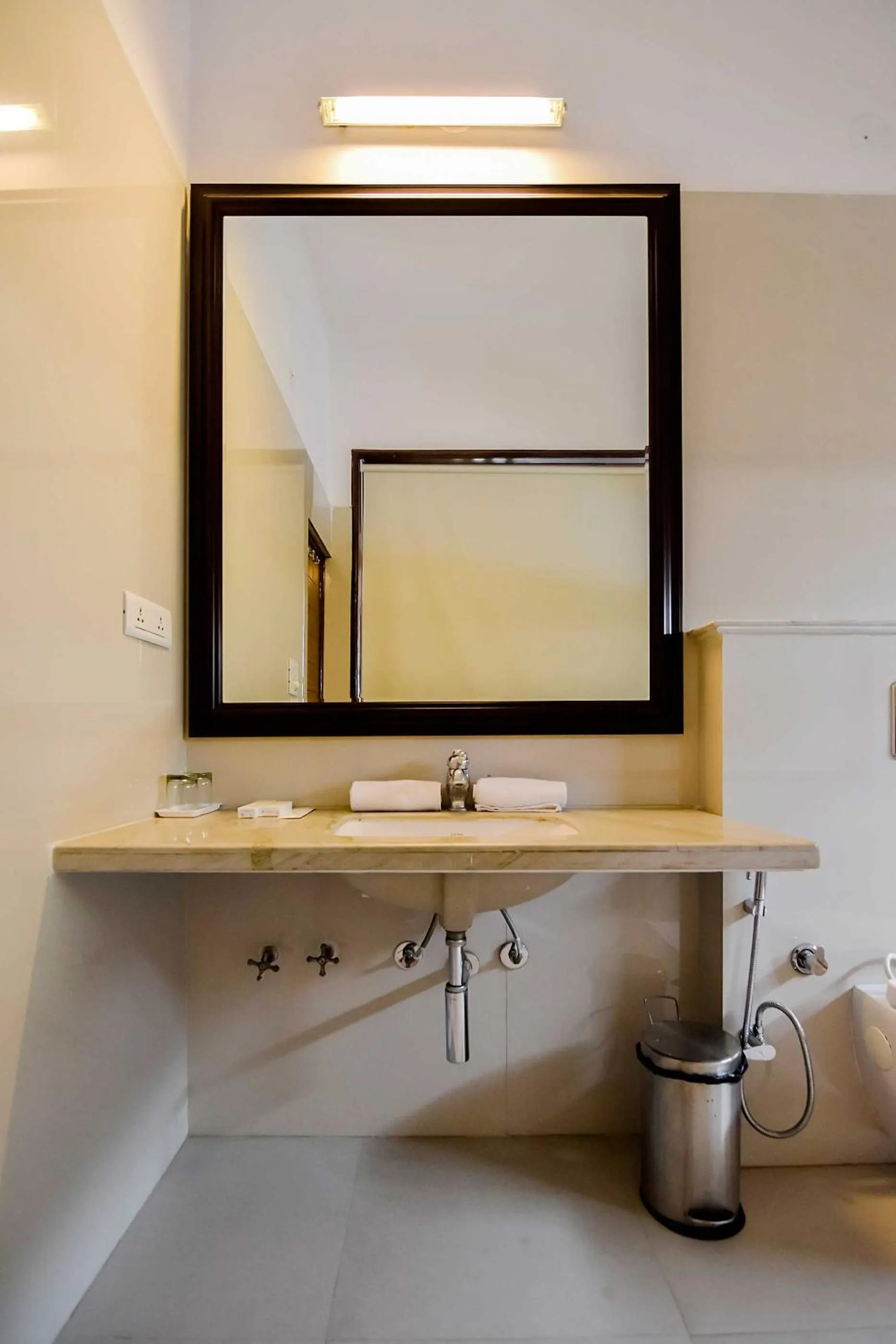 Bathroom in Hotel Raj Kuber