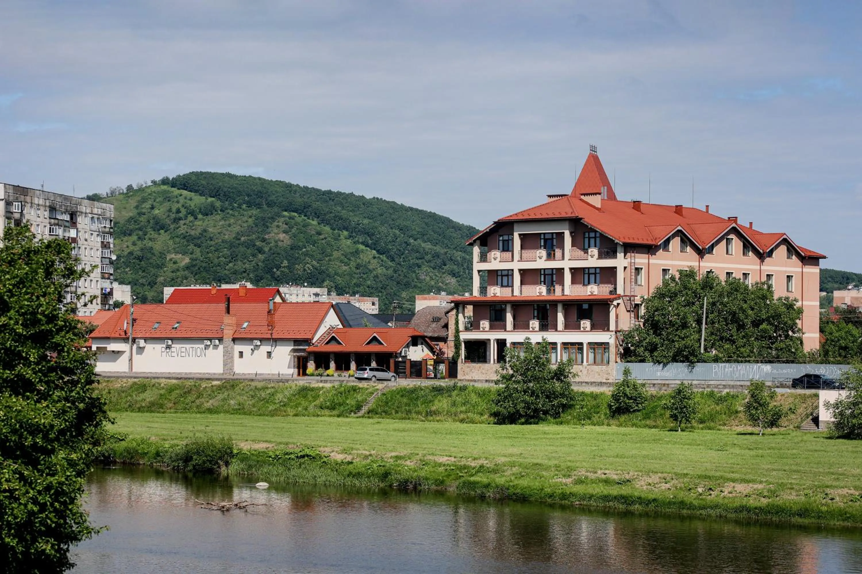Property building in Ferdinand