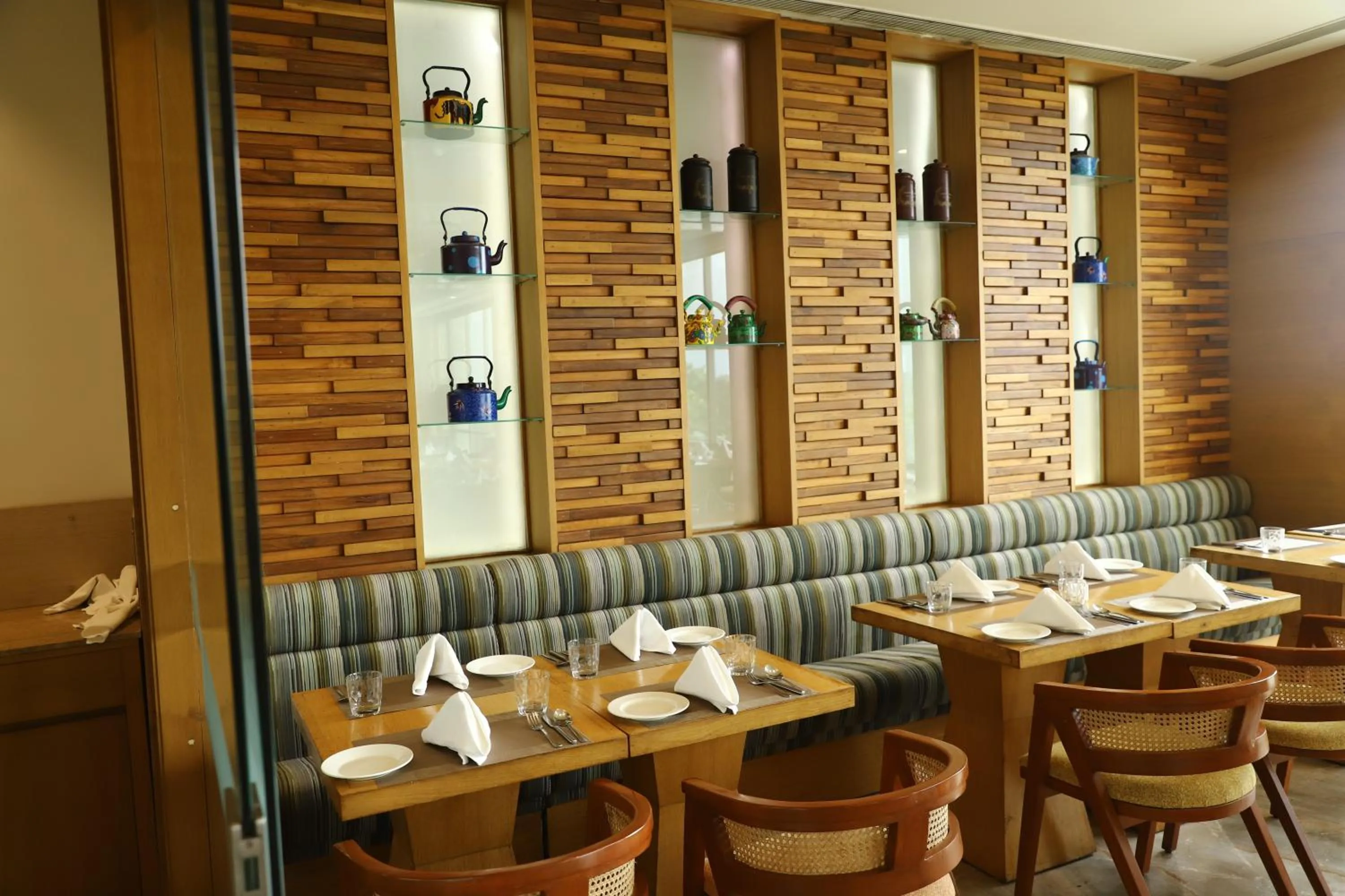 Restaurant/places to eat in Efcee Sarovar Premiere Bhavnagar