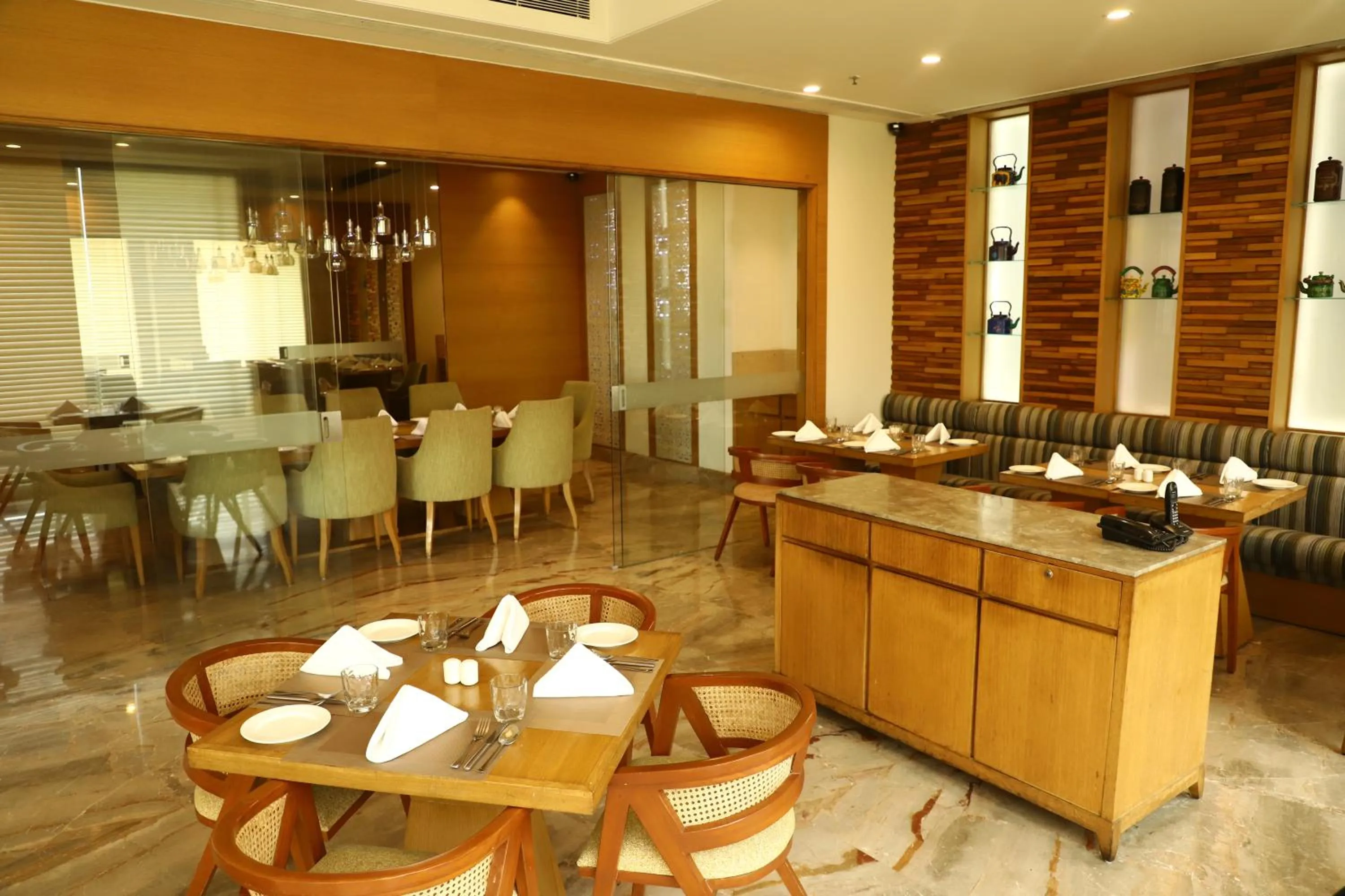 Restaurant/places to eat in Efcee Sarovar Premiere Bhavnagar