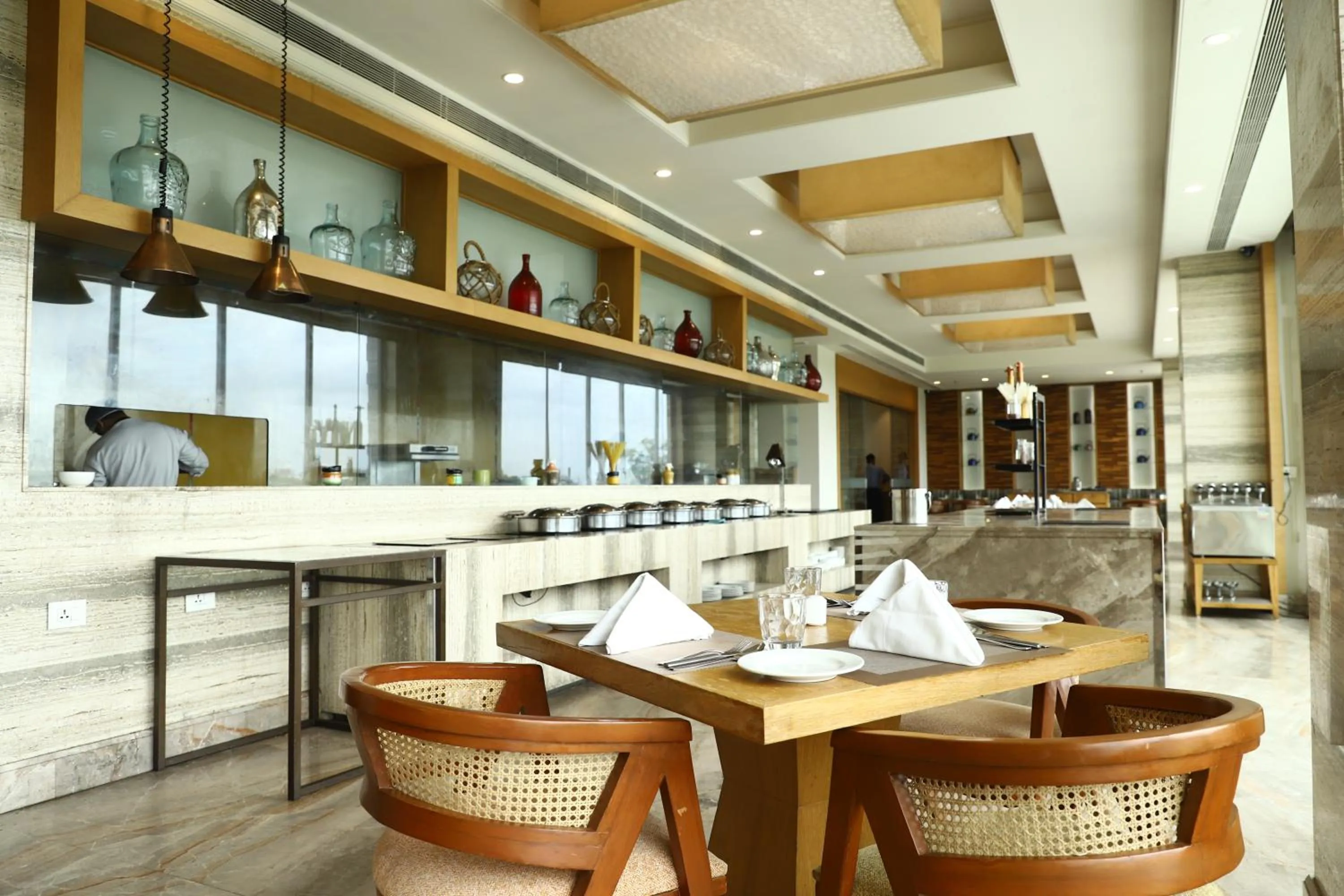 Restaurant/places to eat in Efcee Sarovar Premiere Bhavnagar