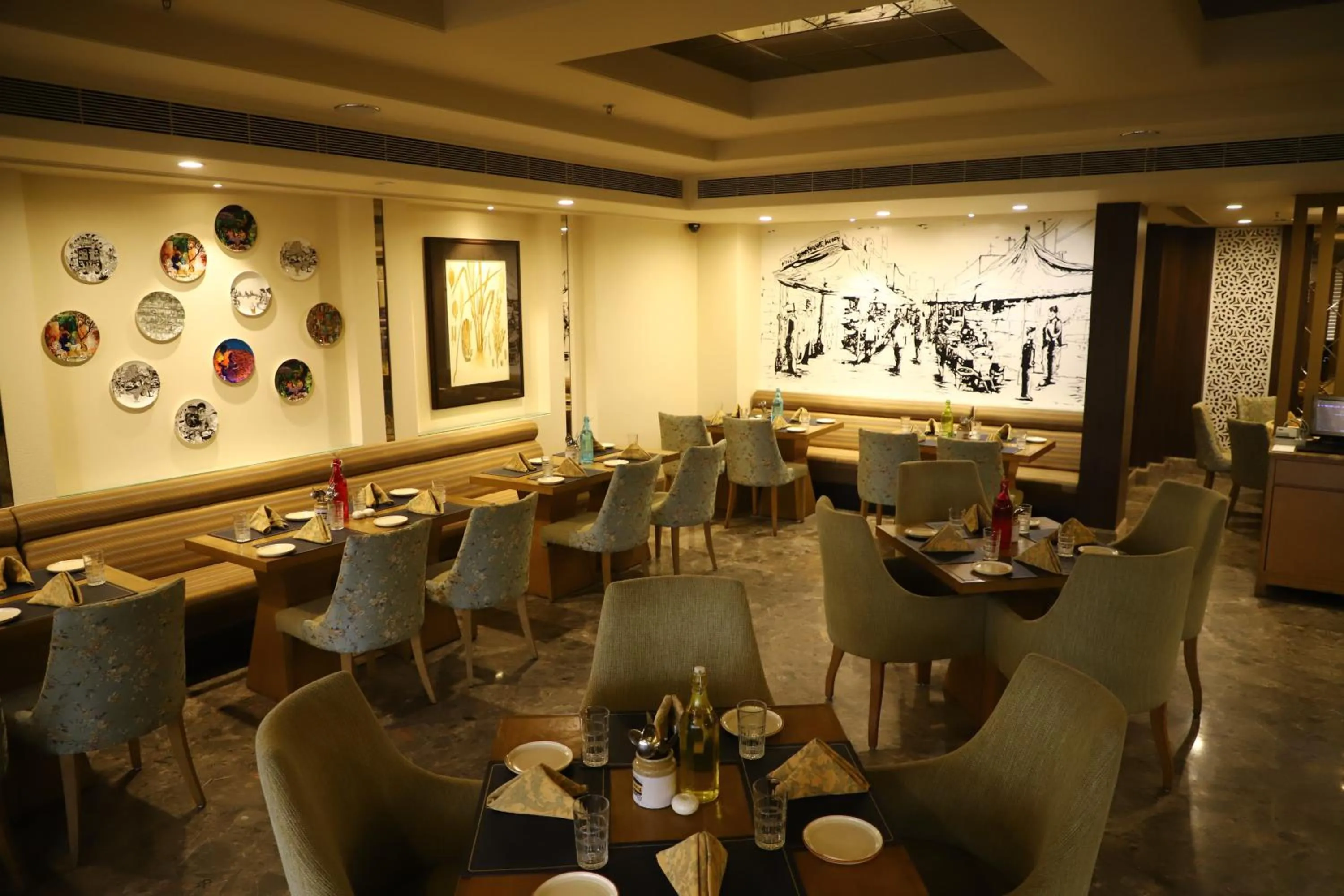 Restaurant/places to eat in Efcee Sarovar Premiere Bhavnagar