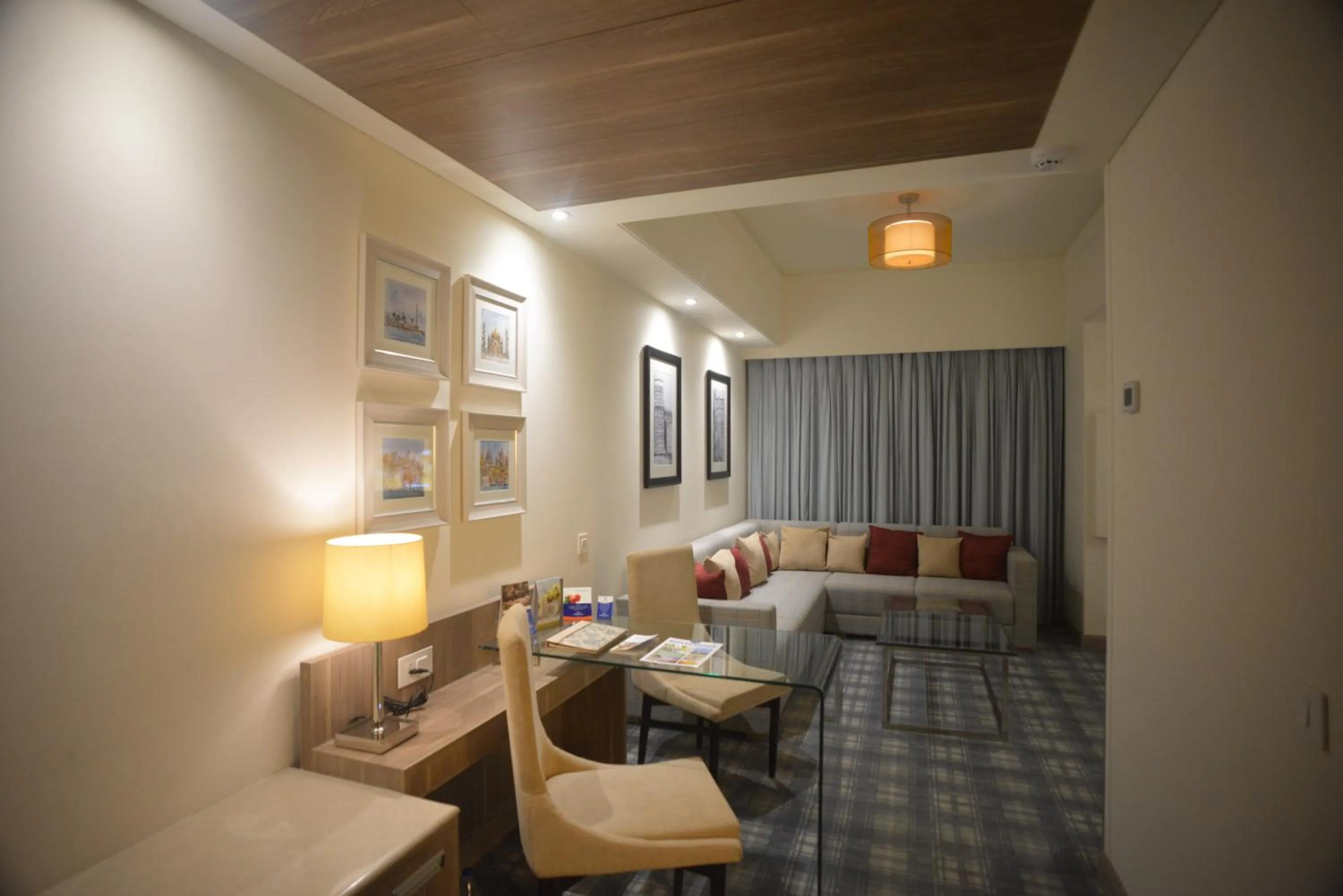 Bedroom in Efcee Sarovar Premiere Bhavnagar