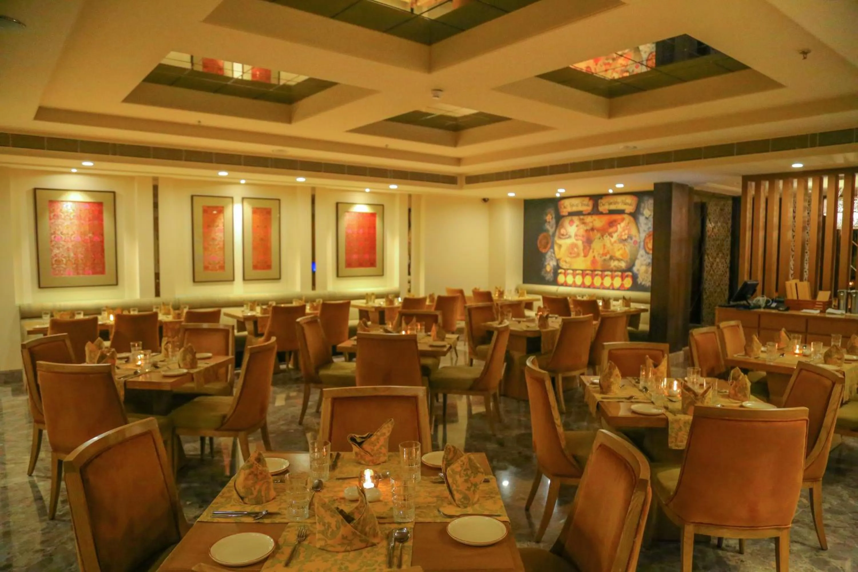 Restaurant/places to eat in Efcee Sarovar Premiere Bhavnagar