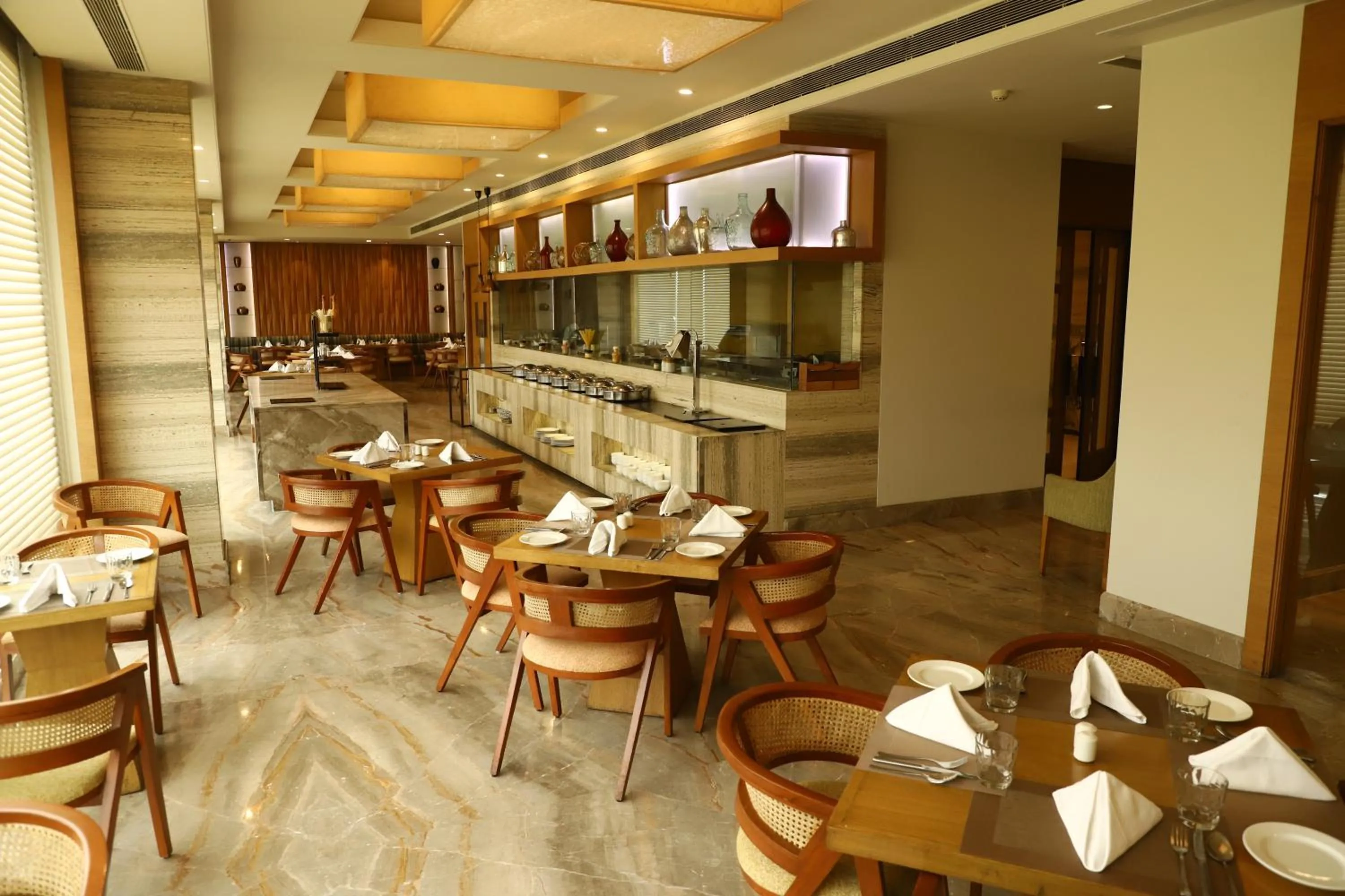 Restaurant/places to eat in Efcee Sarovar Premiere Bhavnagar