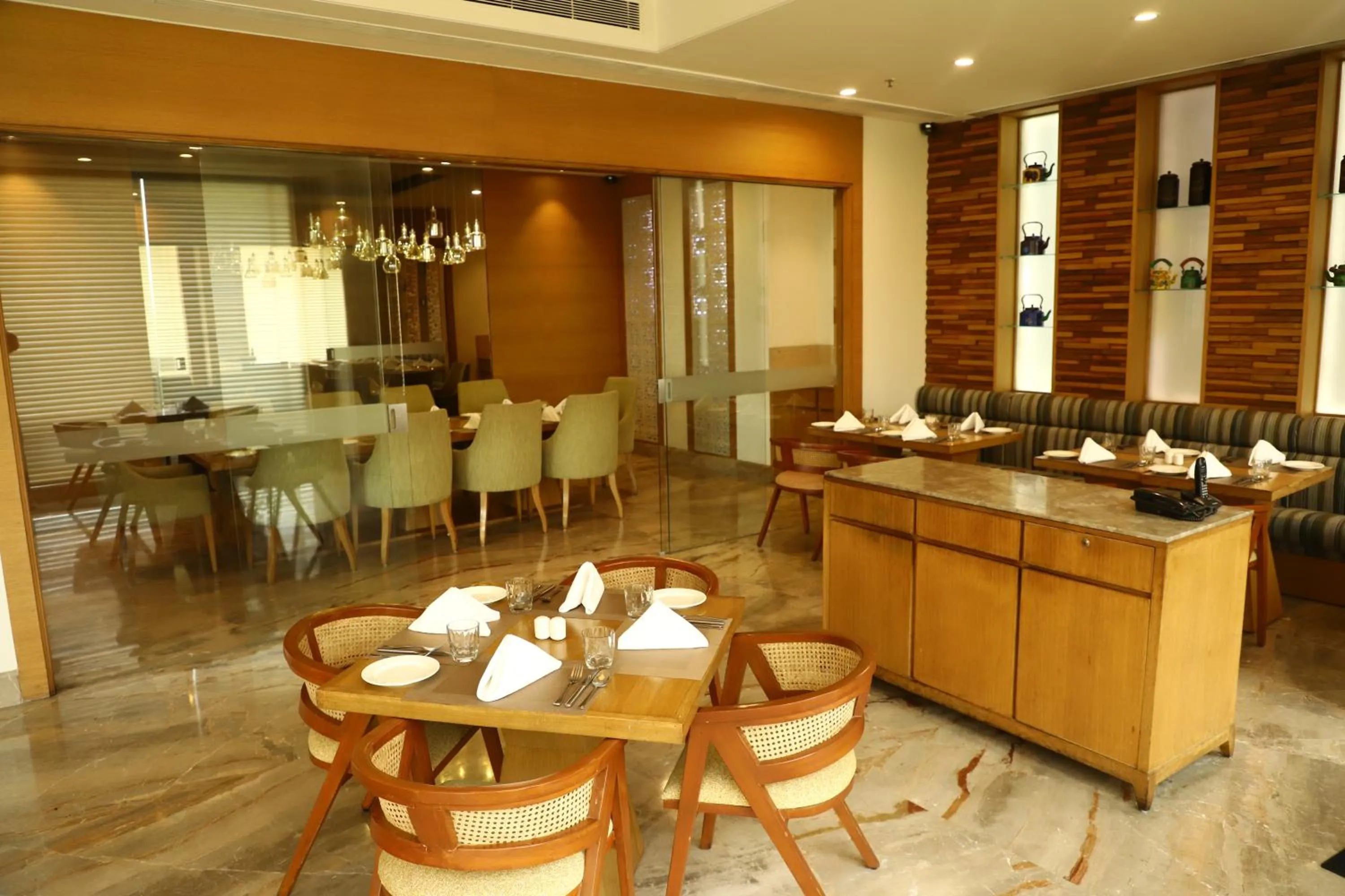 Restaurant/places to eat in Efcee Sarovar Premiere Bhavnagar