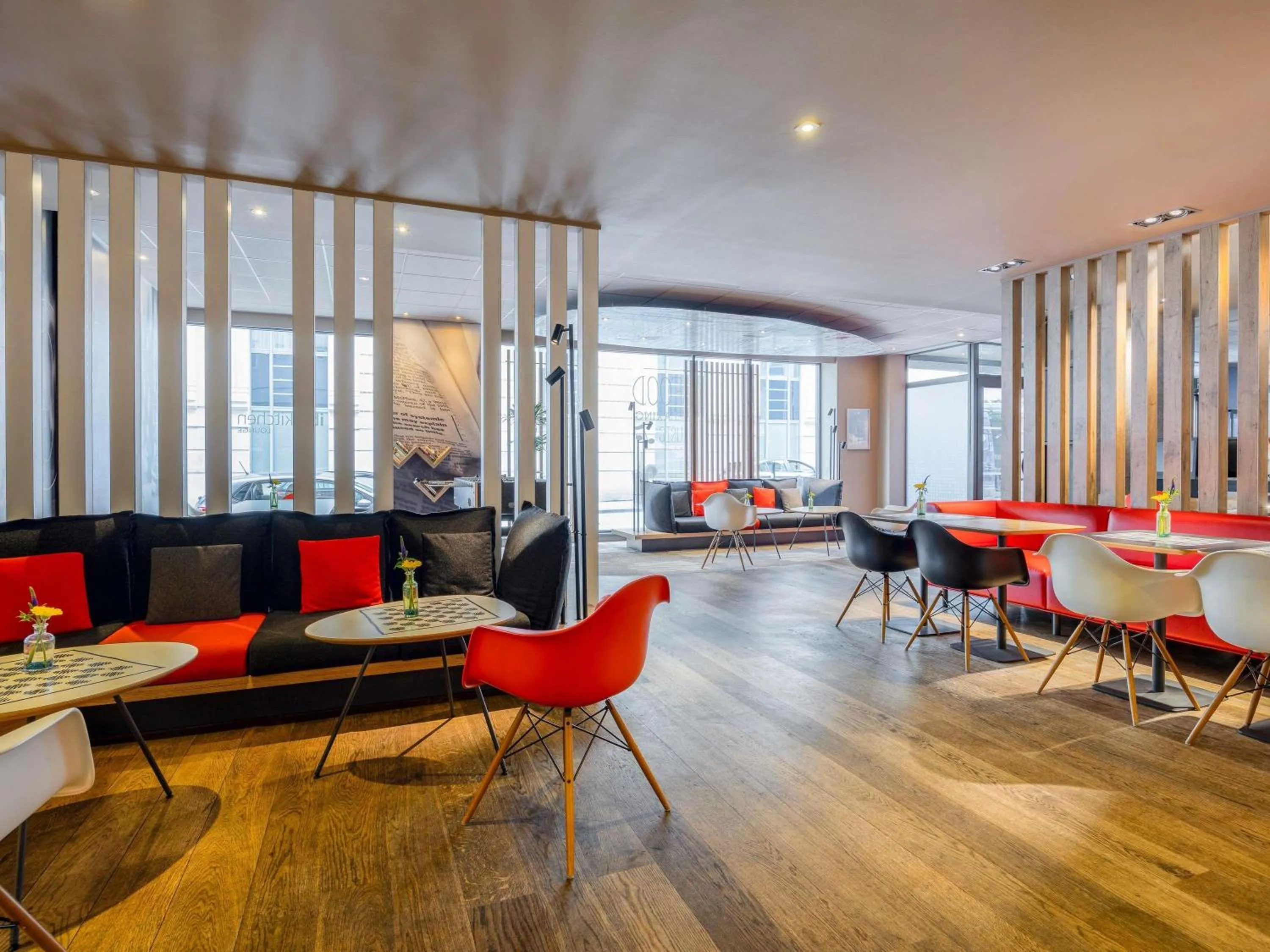 Lounge or bar in Ibis Brussels City Centre