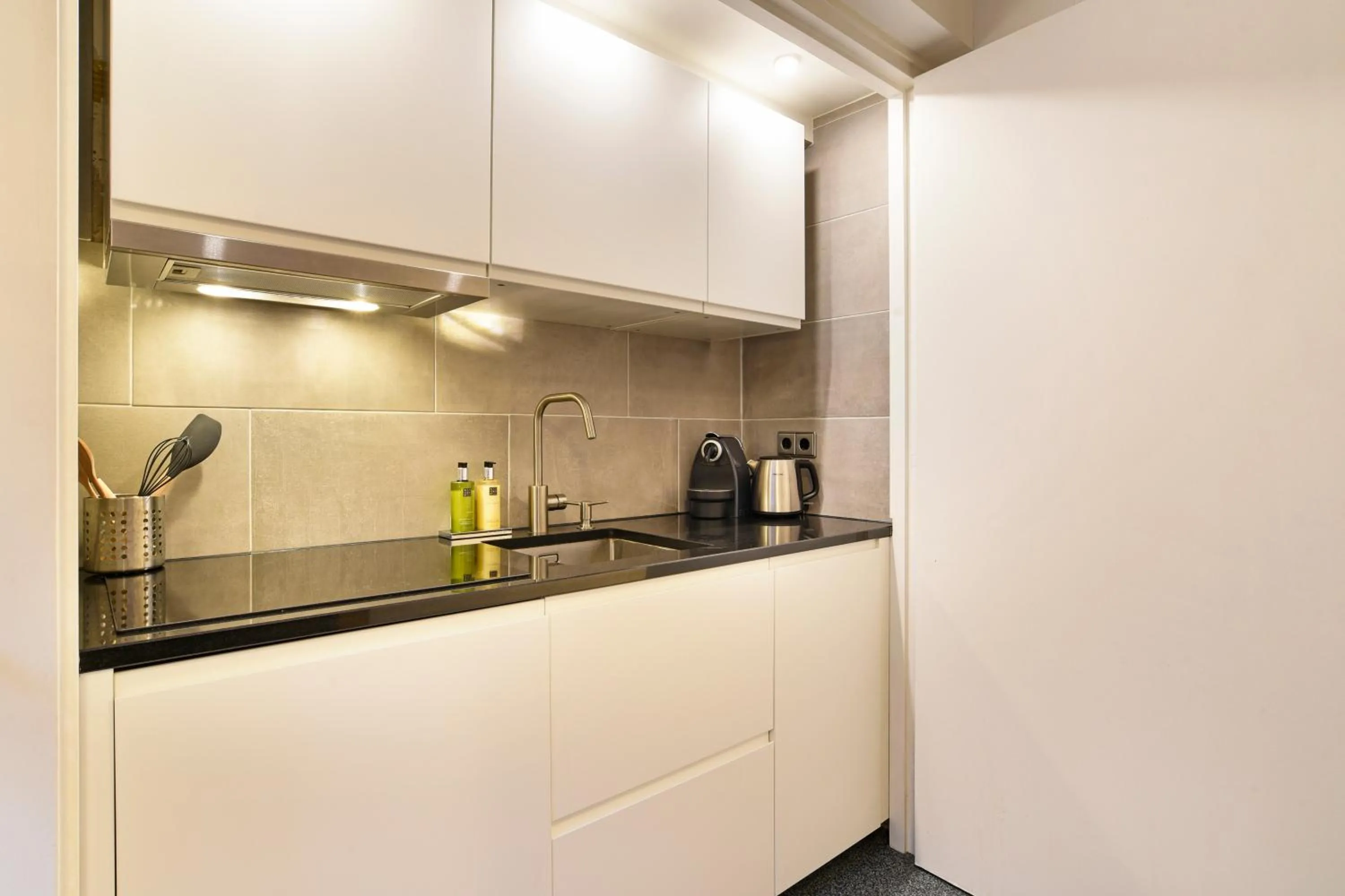 Kitchen or kitchenette in Only Friends