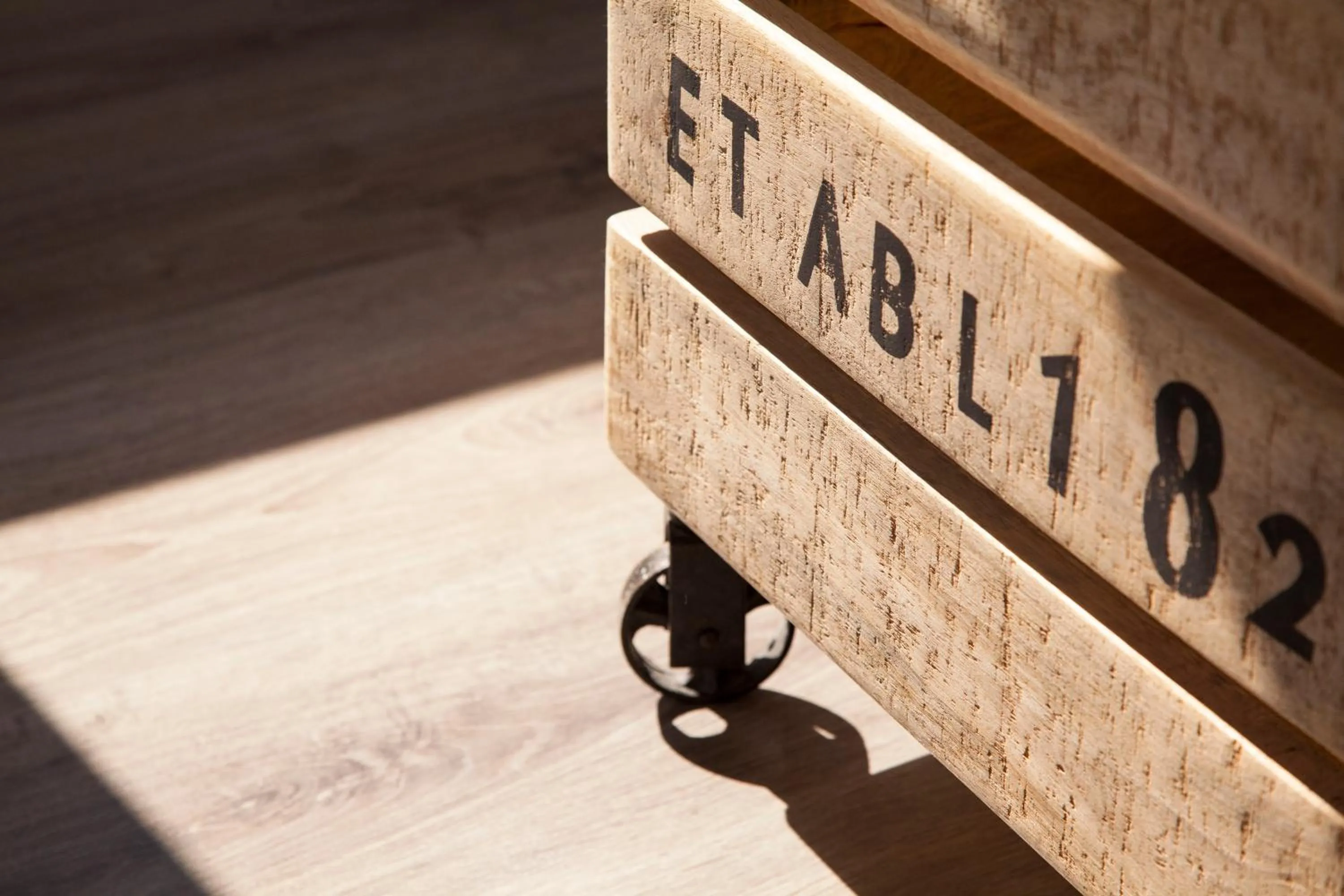 Decorative detail in Suites del Arenal Olehousing
