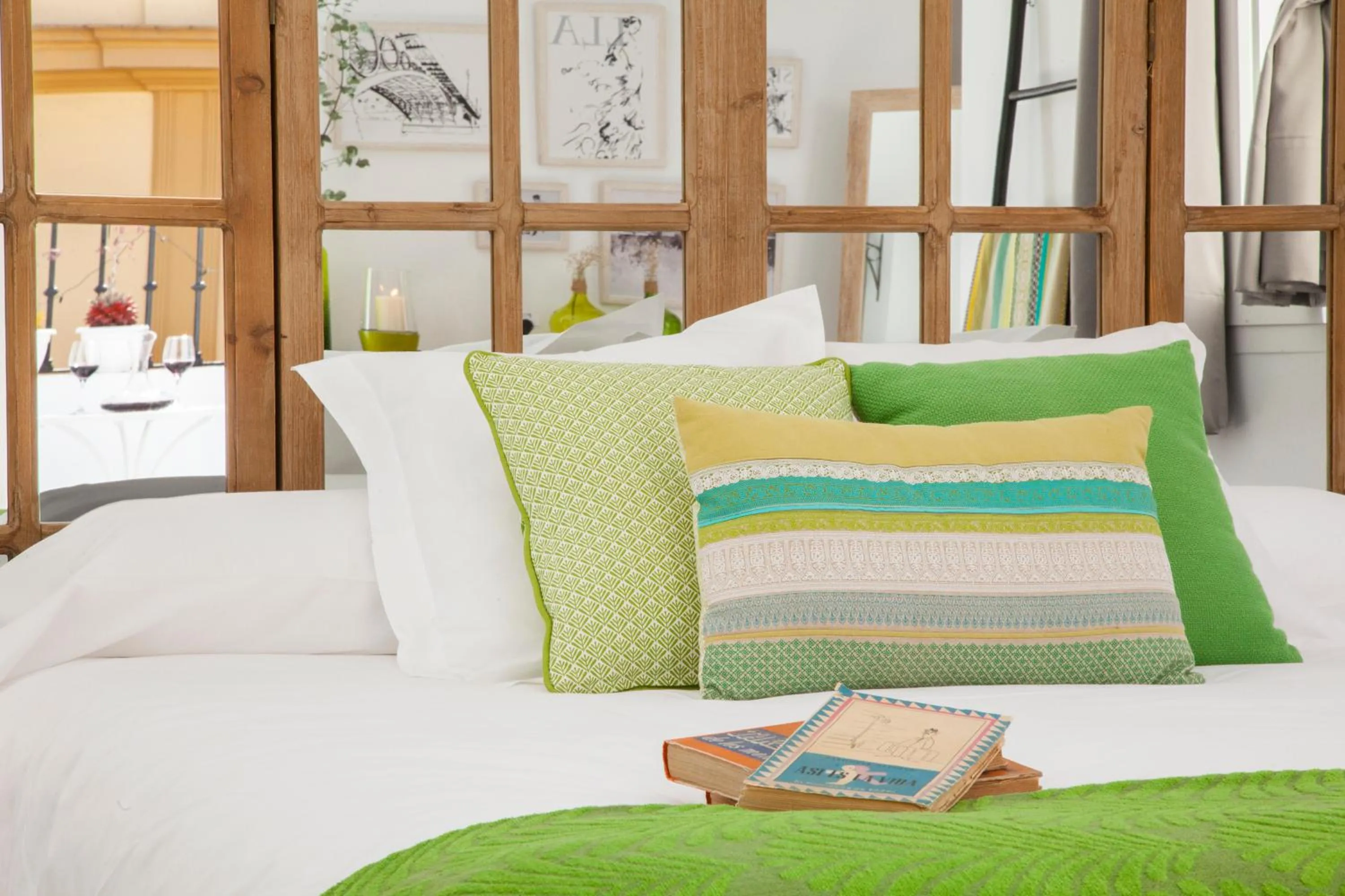 Bed in Suites del Arenal Olehousing