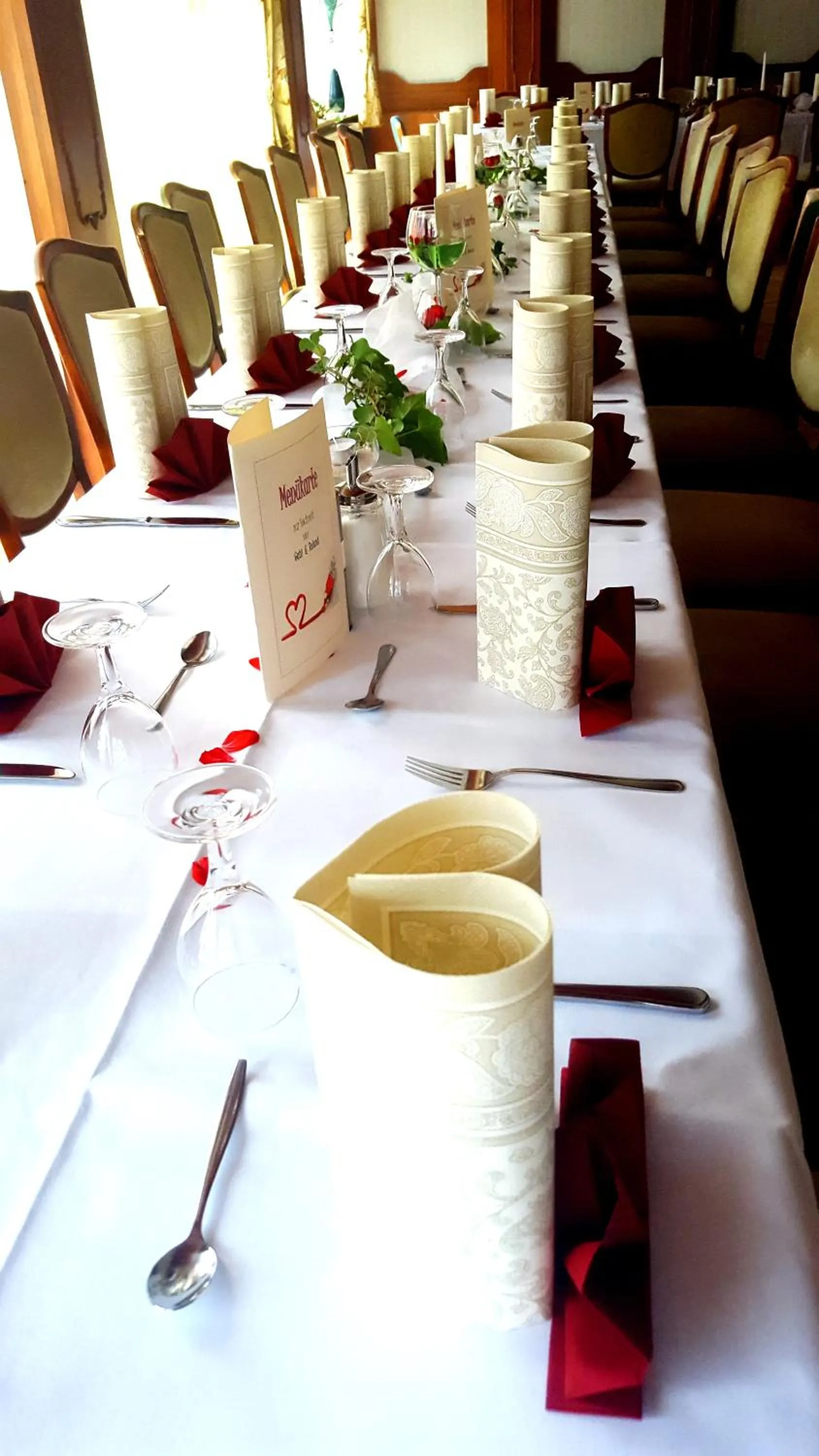 Restaurant/places to eat in Hotel-Cafe Rathaus