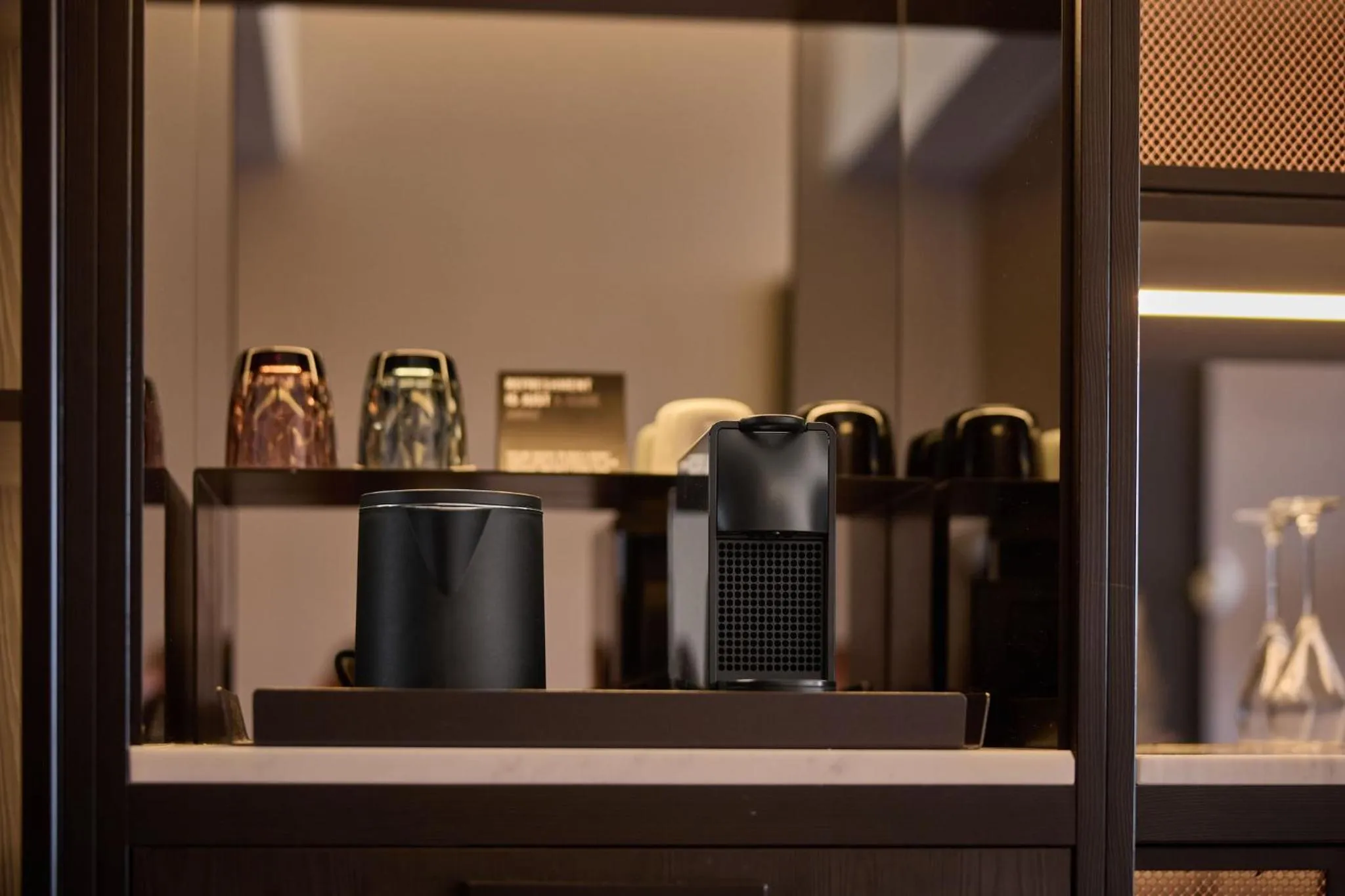 Coffee/tea facilities in Cardo Brussels, Autograph Collection