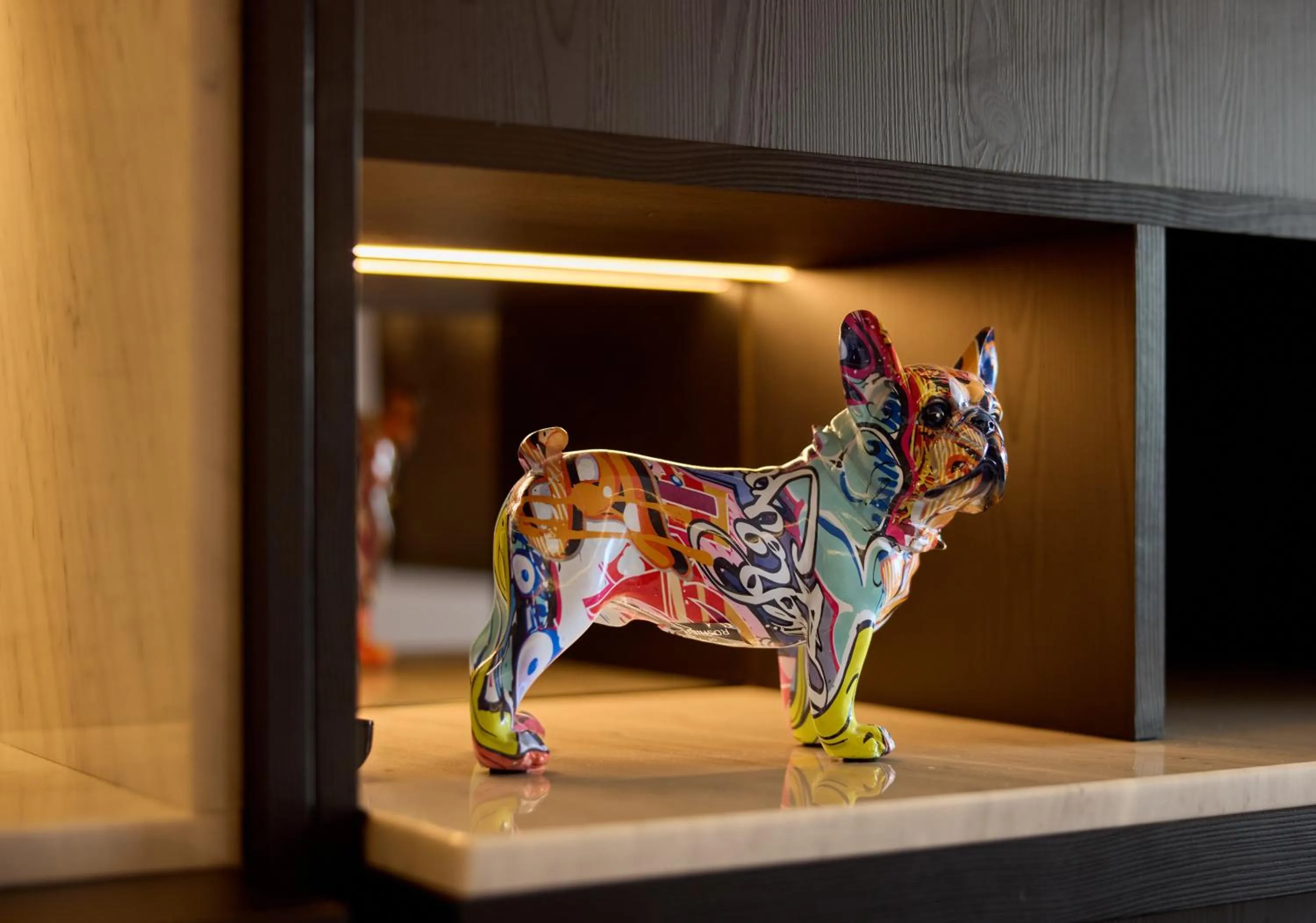 Decorative detail in Cardo Brussels, Autograph Collection