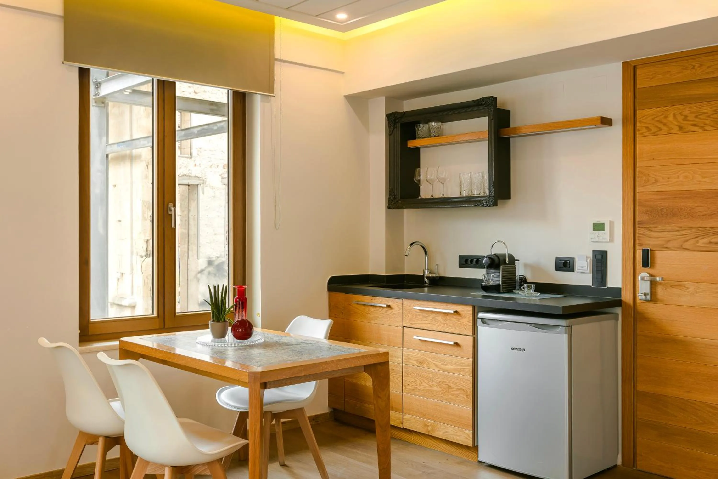 Dining area in Querini Luxury Suites