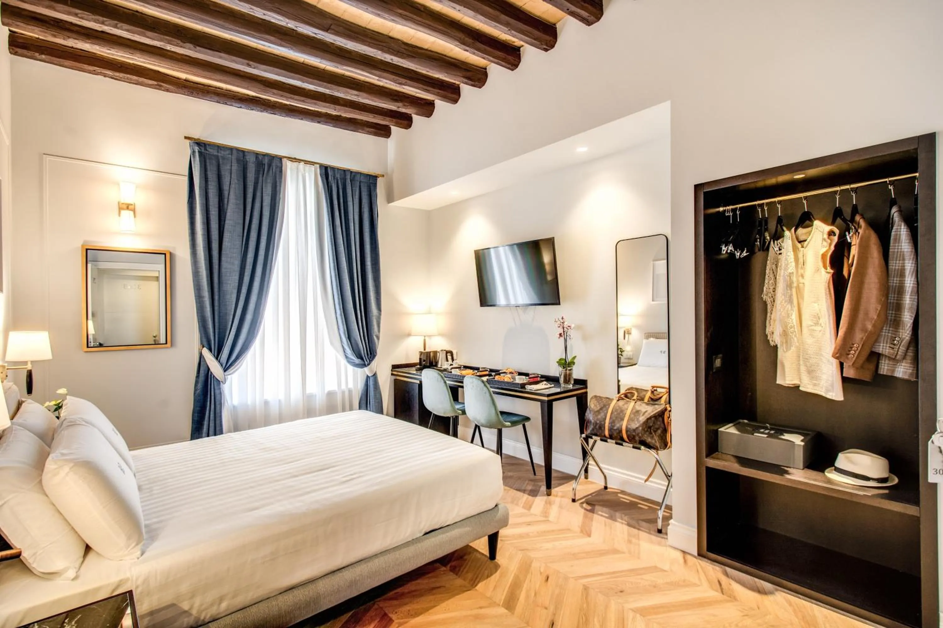 Bedroom, Bed in Babuino Palace&Suites