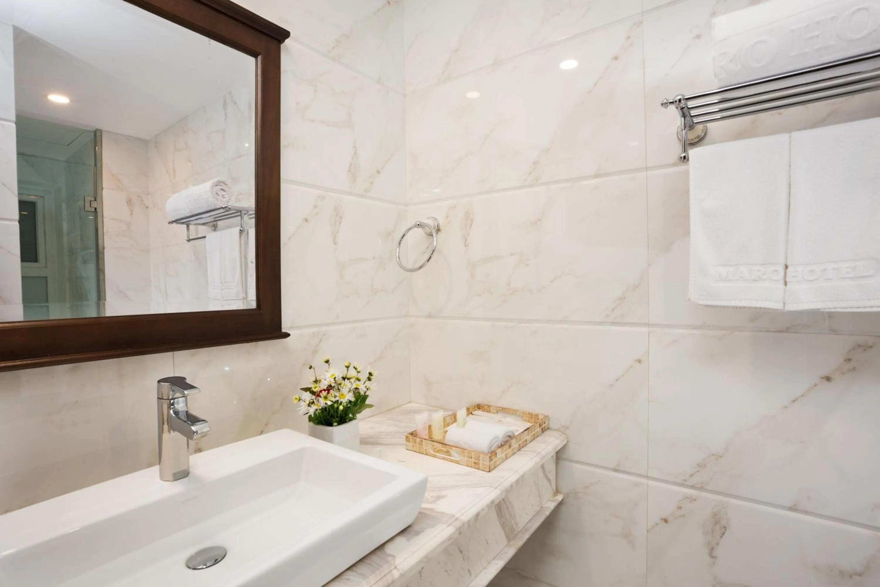 Bathroom in Maro Hotel