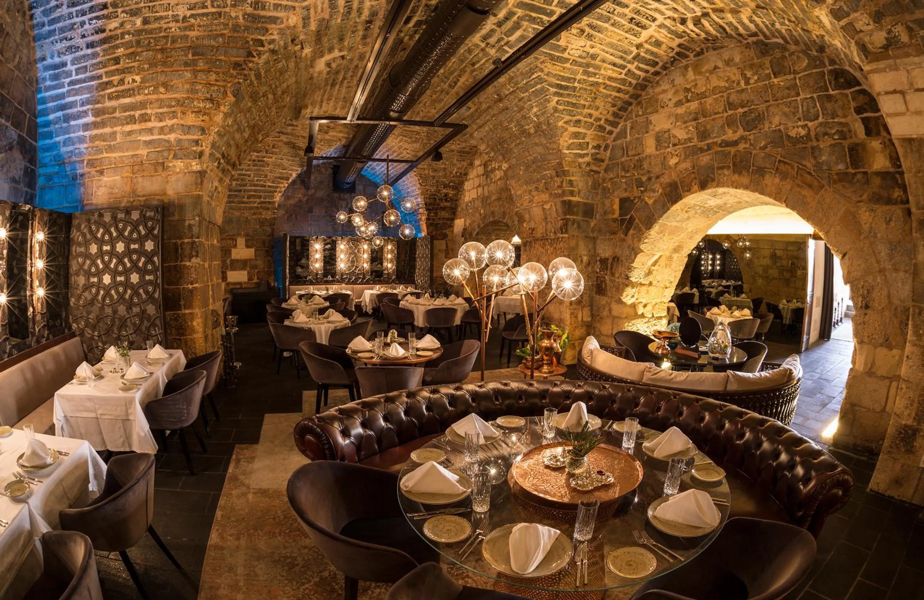 Restaurant/places to eat in HSVHN Hotel Hışvahan