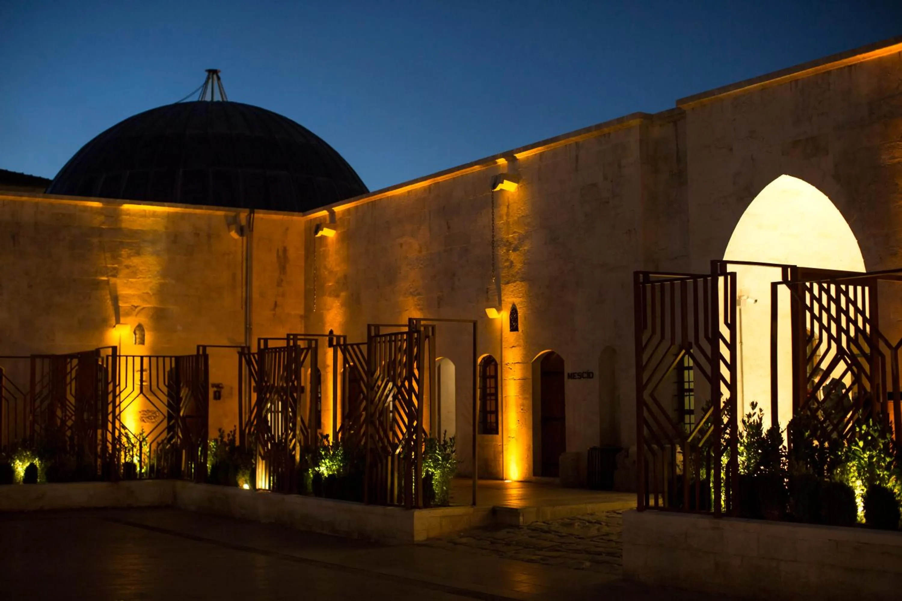 Night in HSVHN Hotel Hışvahan