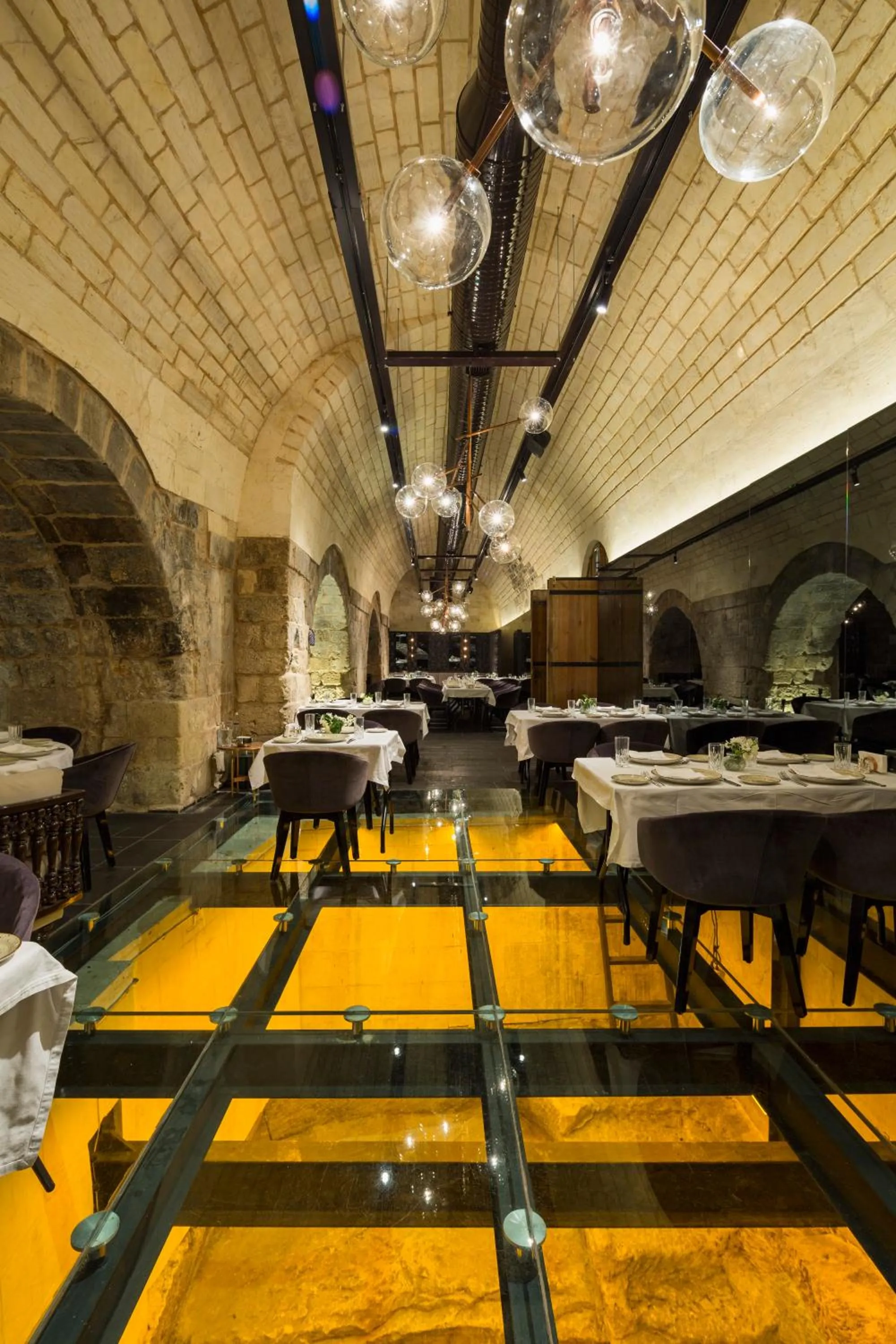 Restaurant/places to eat in HSVHN Hotel Hışvahan