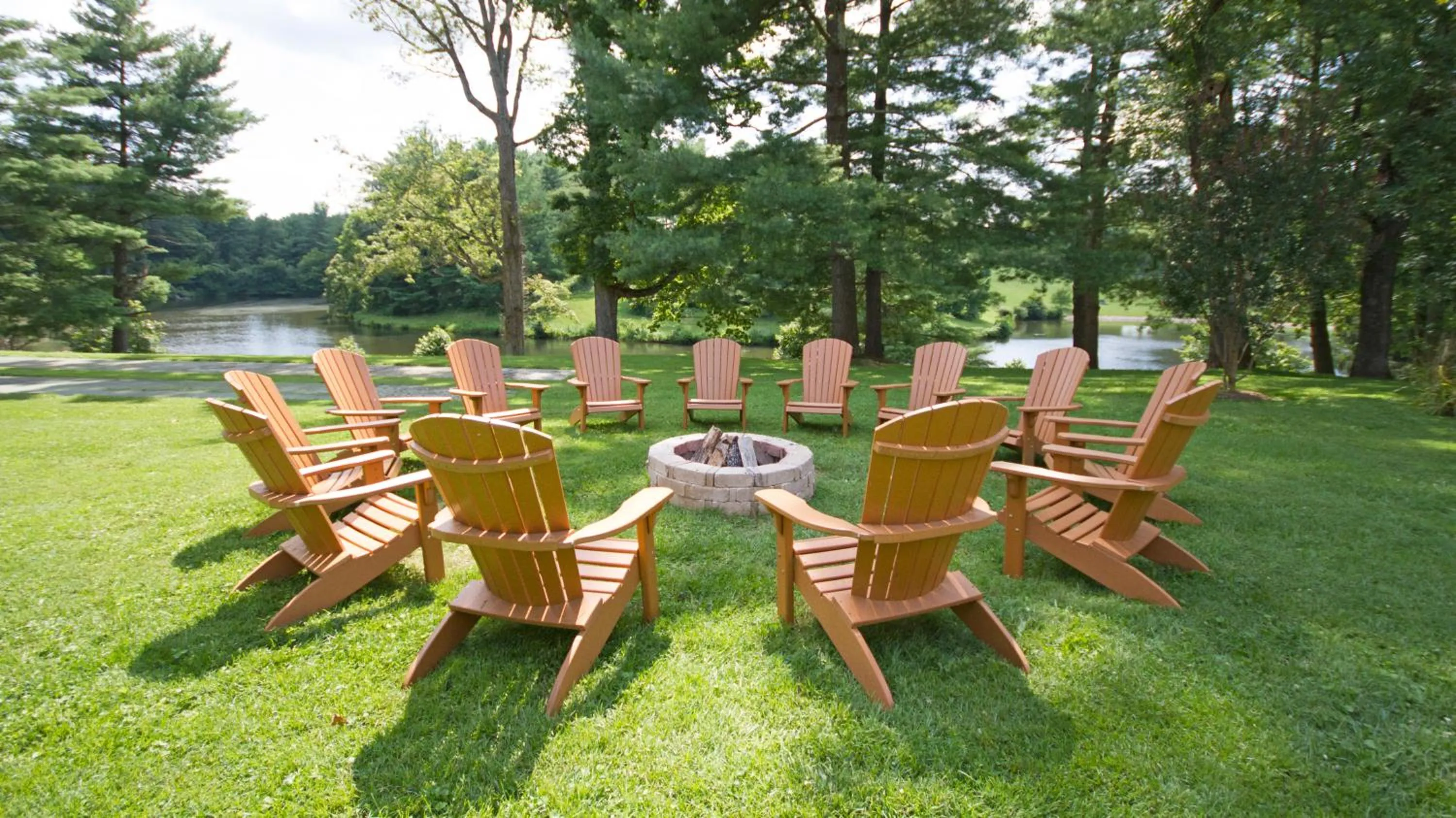 Entertainment in Airlie