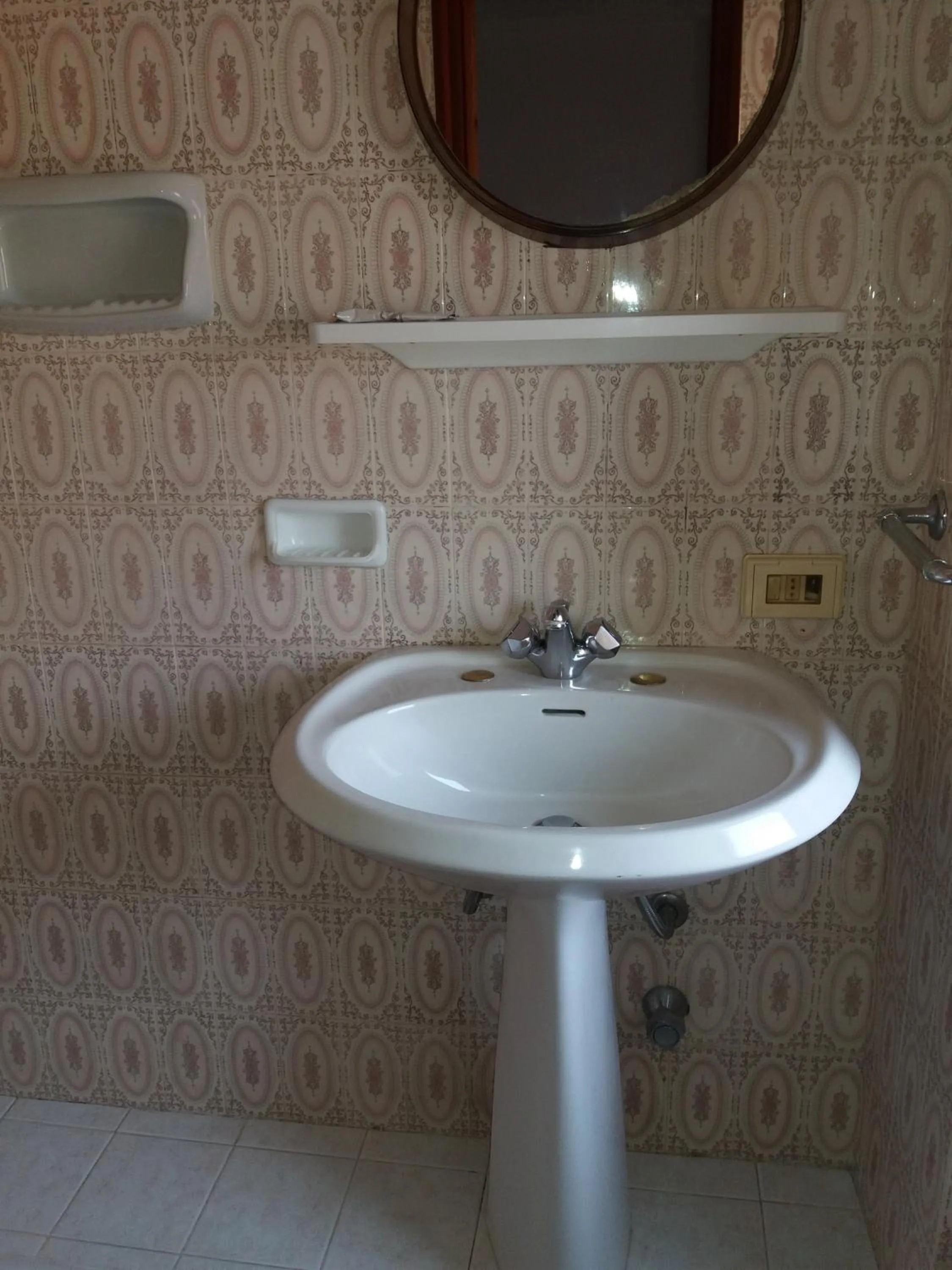 Bathroom in Albergo Europa