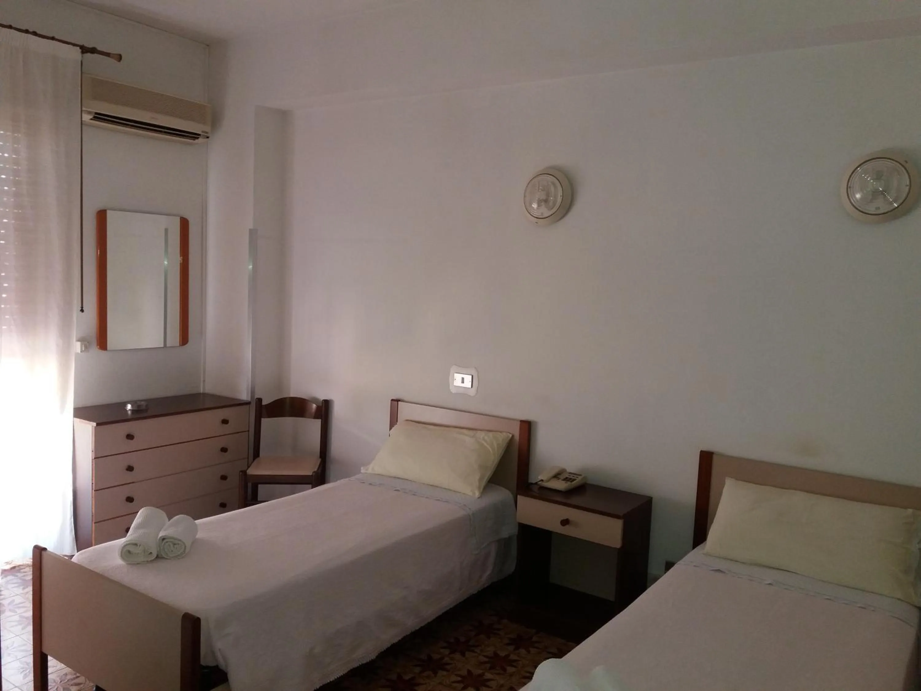 Bed in Albergo Europa