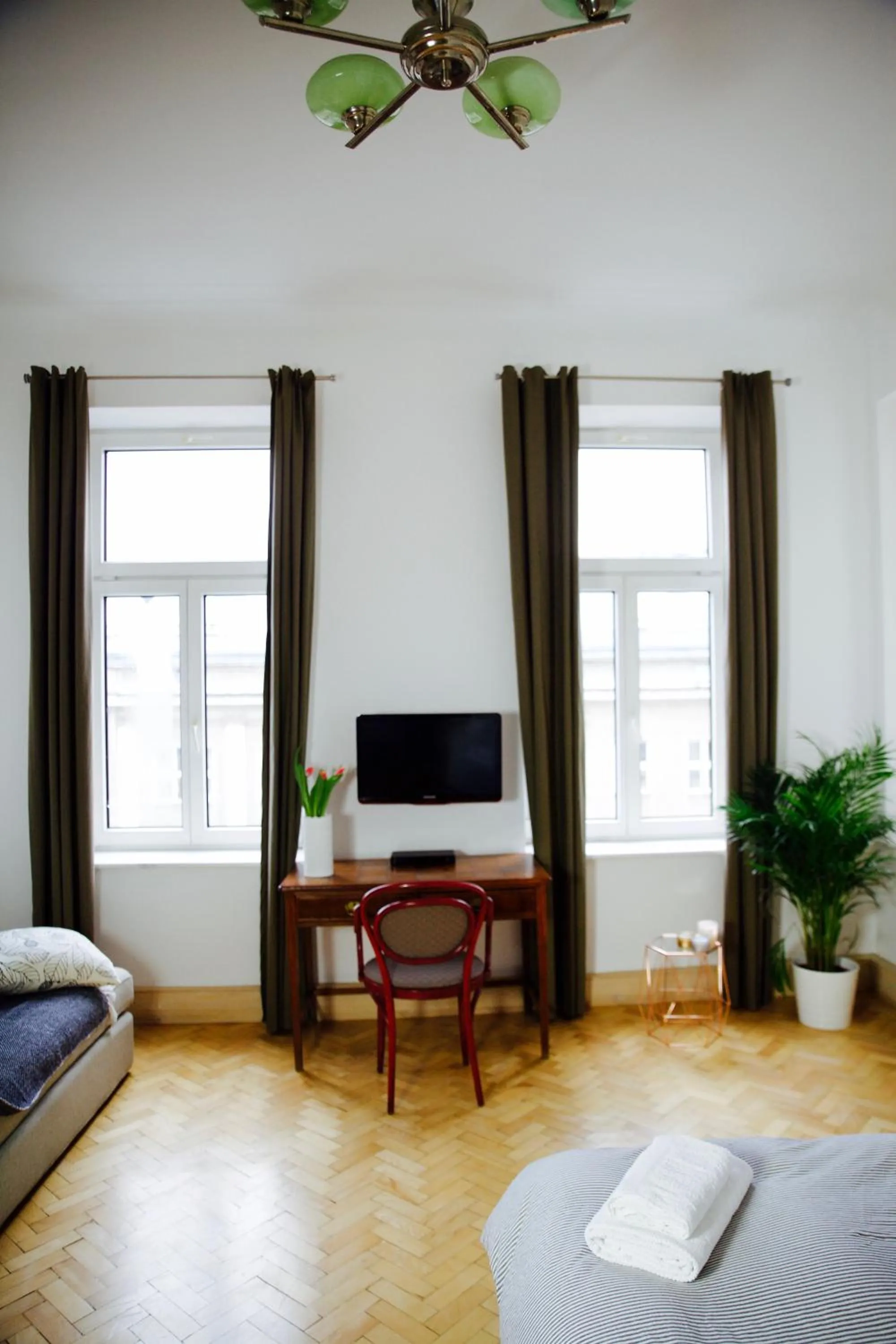 TV and multimedia in 4th Floor Bed and Breakfast