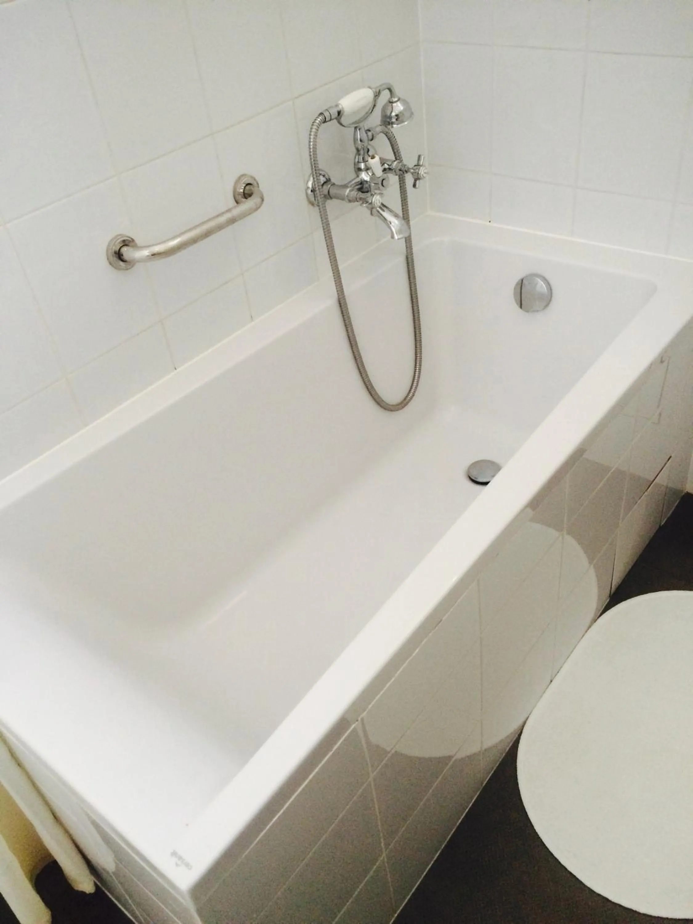 Bathroom in 4th Floor Bed and Breakfast