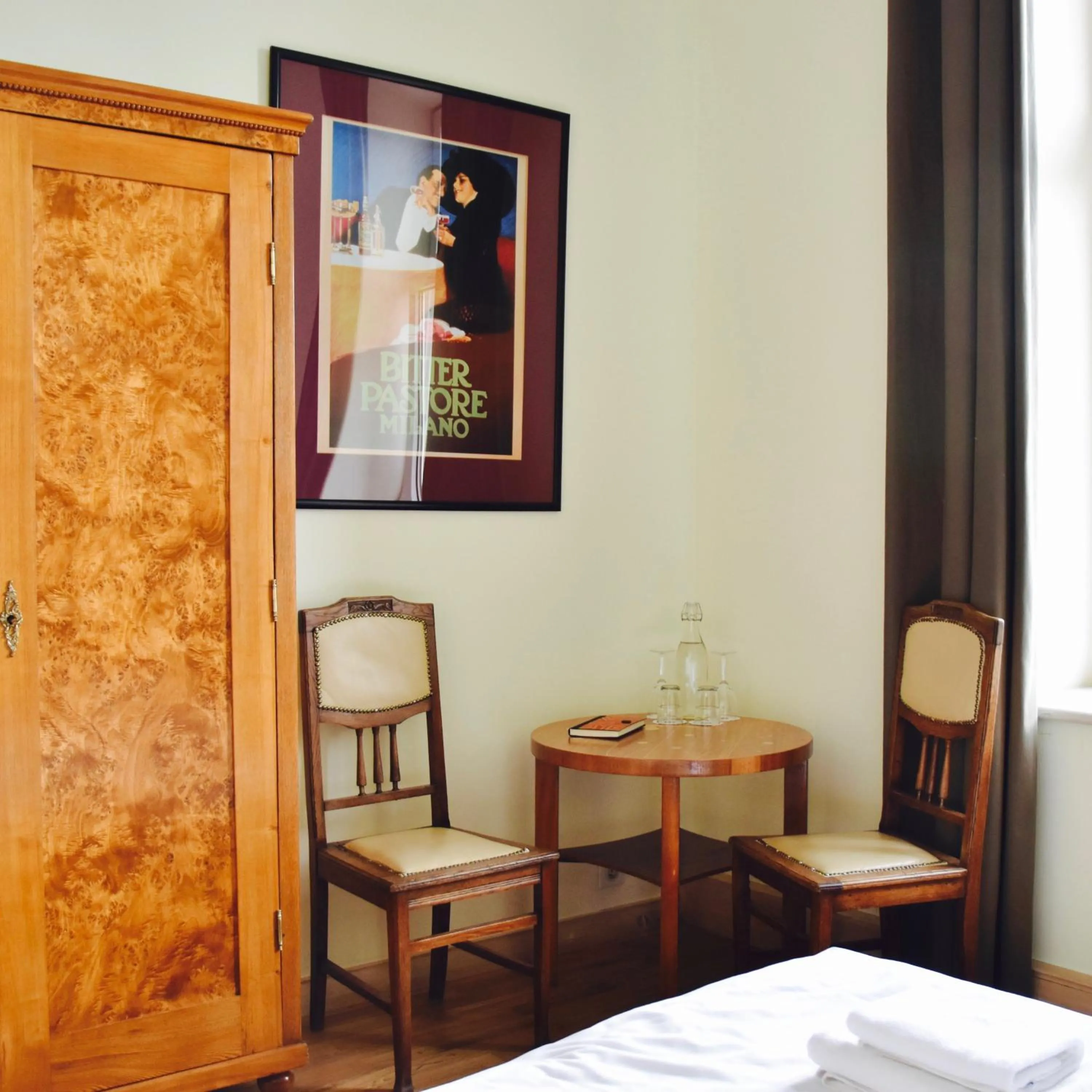 Seating area, Bed in 4th Floor Bed and Breakfast