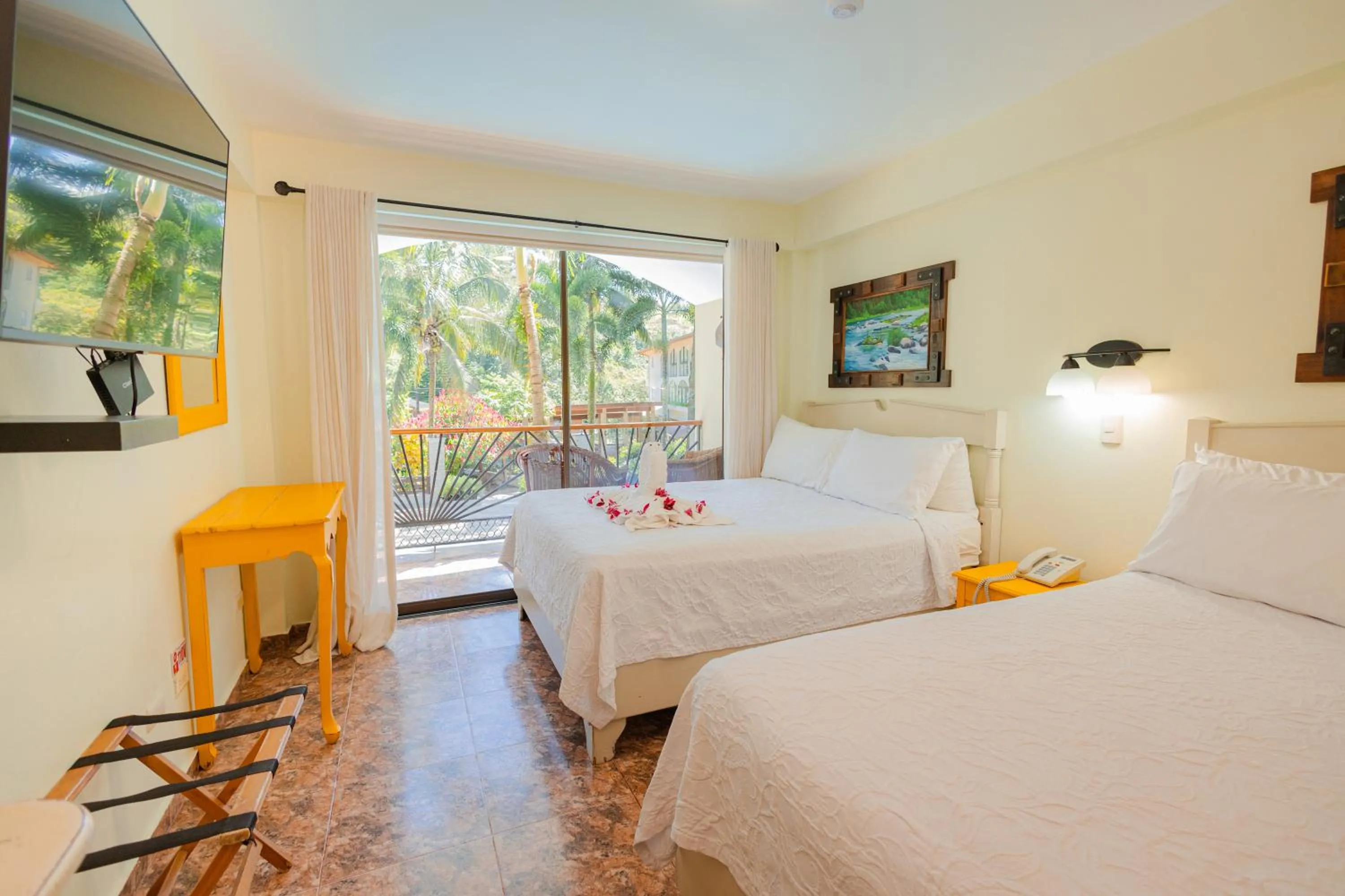 Property building, Bed in Hotel Gran Jimenoa