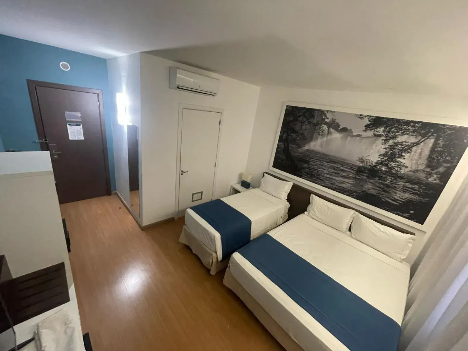 Queen Room - single occupancy - Disability Access in Golden Tower Aeroporto - Lizz - by Fênix Hotéis Queen Room - single occupancy - Disability Access in Golden Tower Aeroporto - Lizz - by Fênix Hotéis