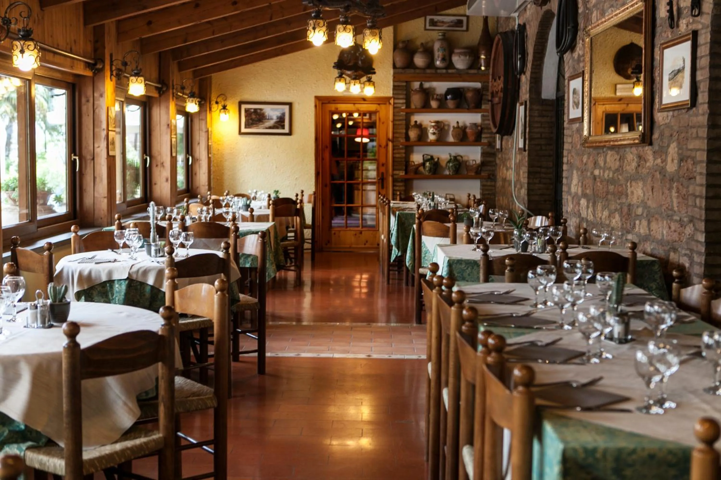 Restaurant/places to eat in Hotel Villa Elda