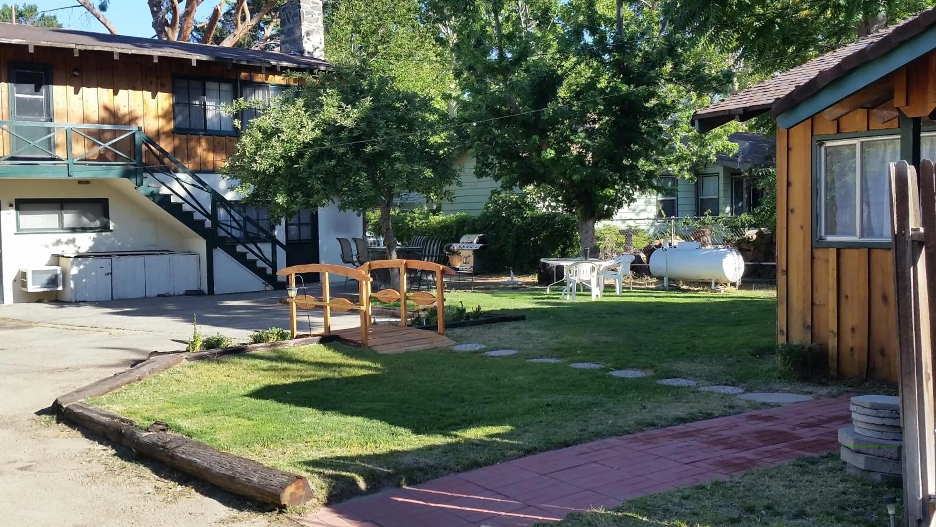 Kern Riverfront Lodge