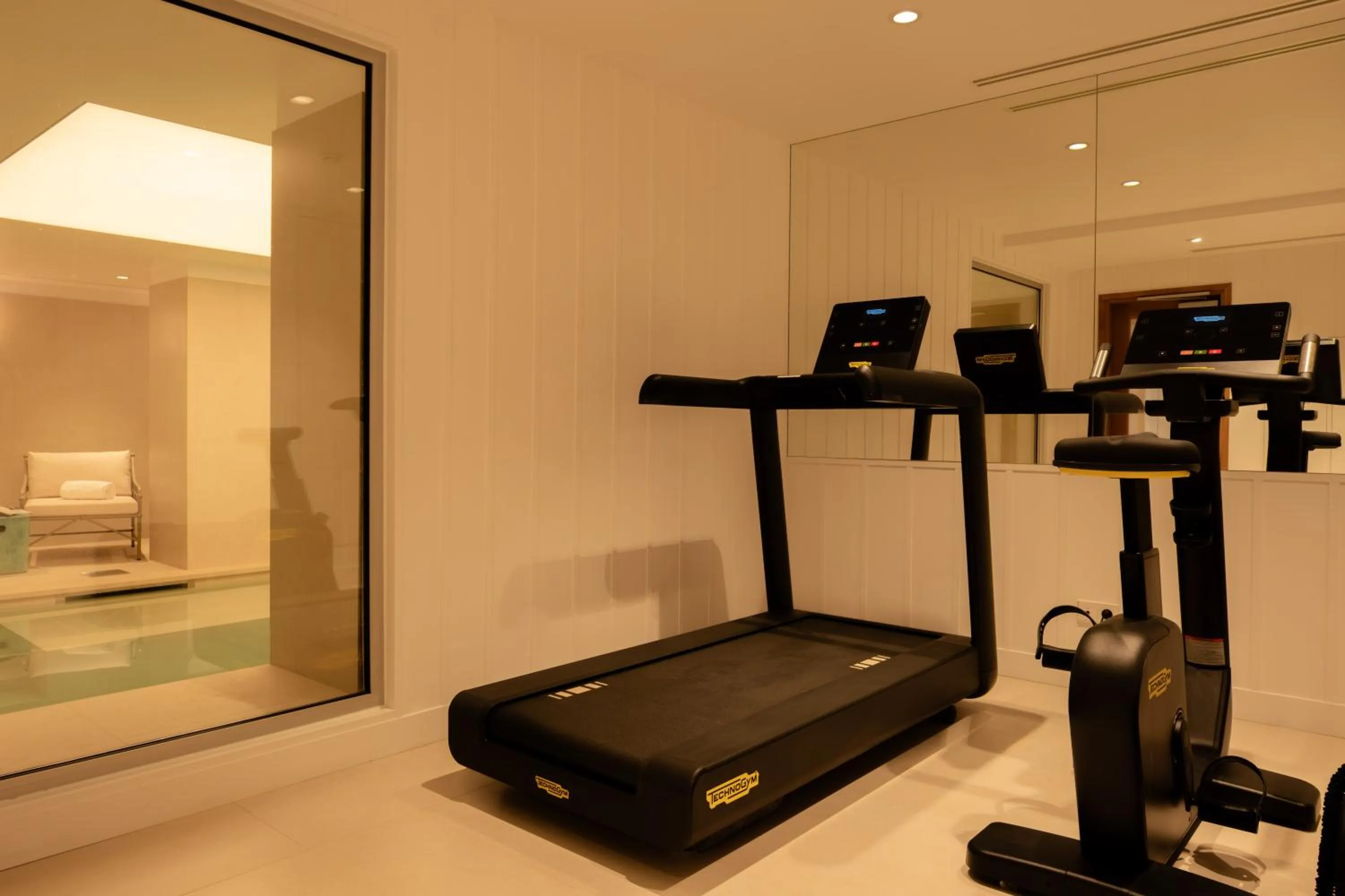 Fitness centre/facilities in 9Hotel Chelton