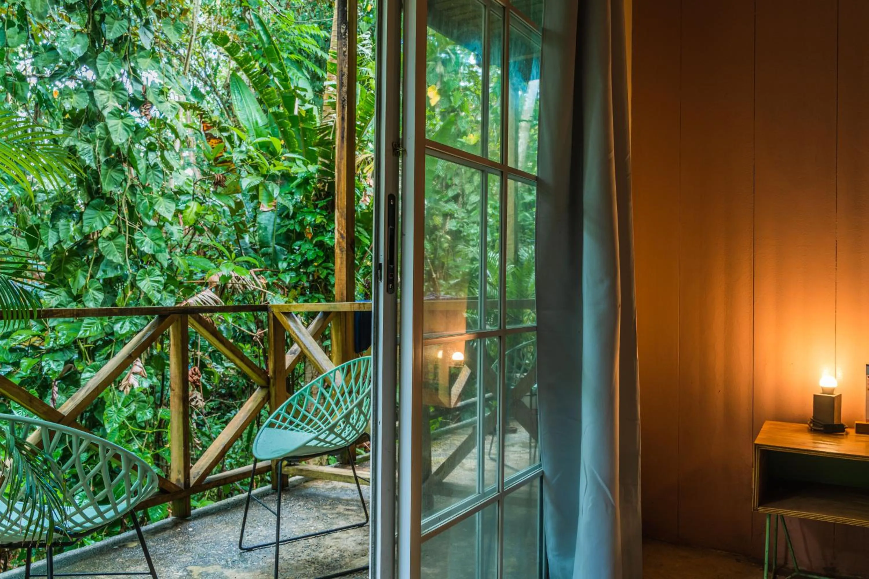 Garden view in Socialtel Red Frog