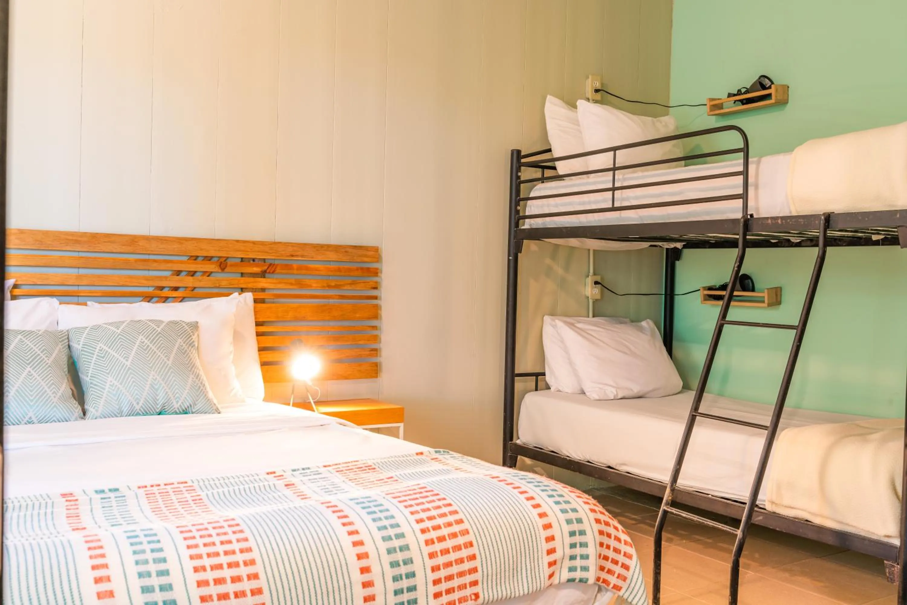 bunk bed in Socialtel Red Frog