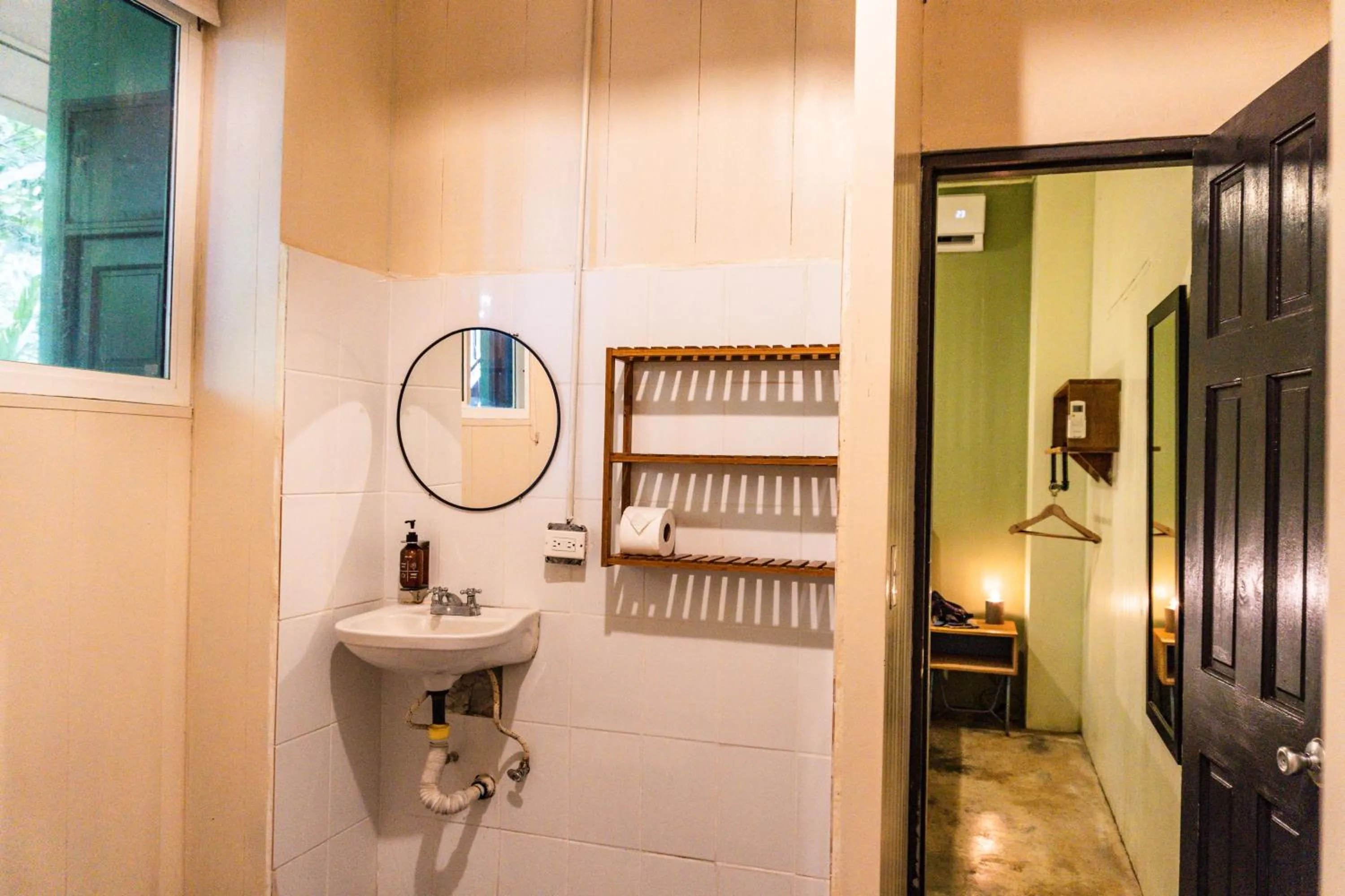 Bathroom in Socialtel Red Frog