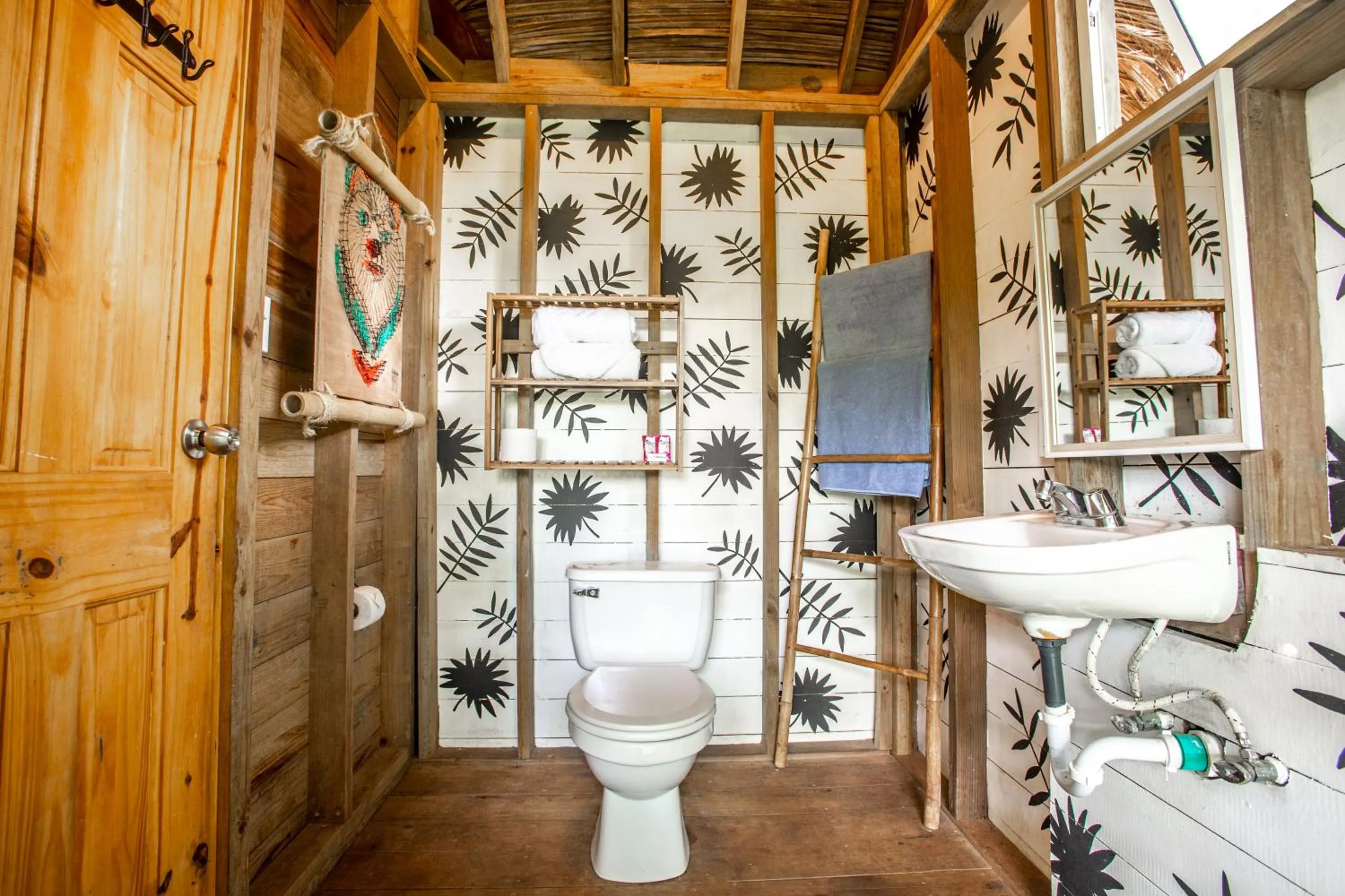 Bathroom in Socialtel Red Frog