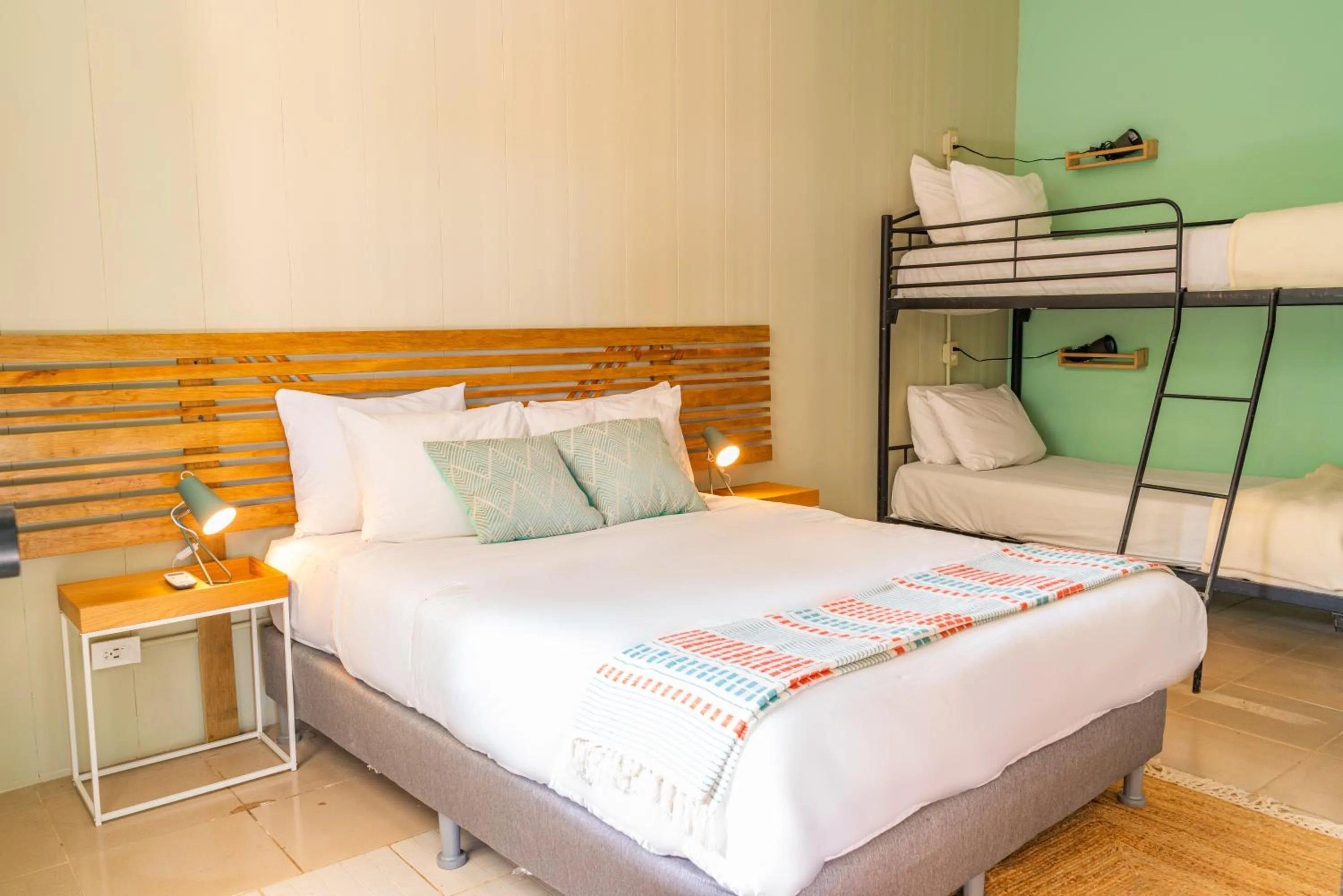 Bedroom in Socialtel Red Frog