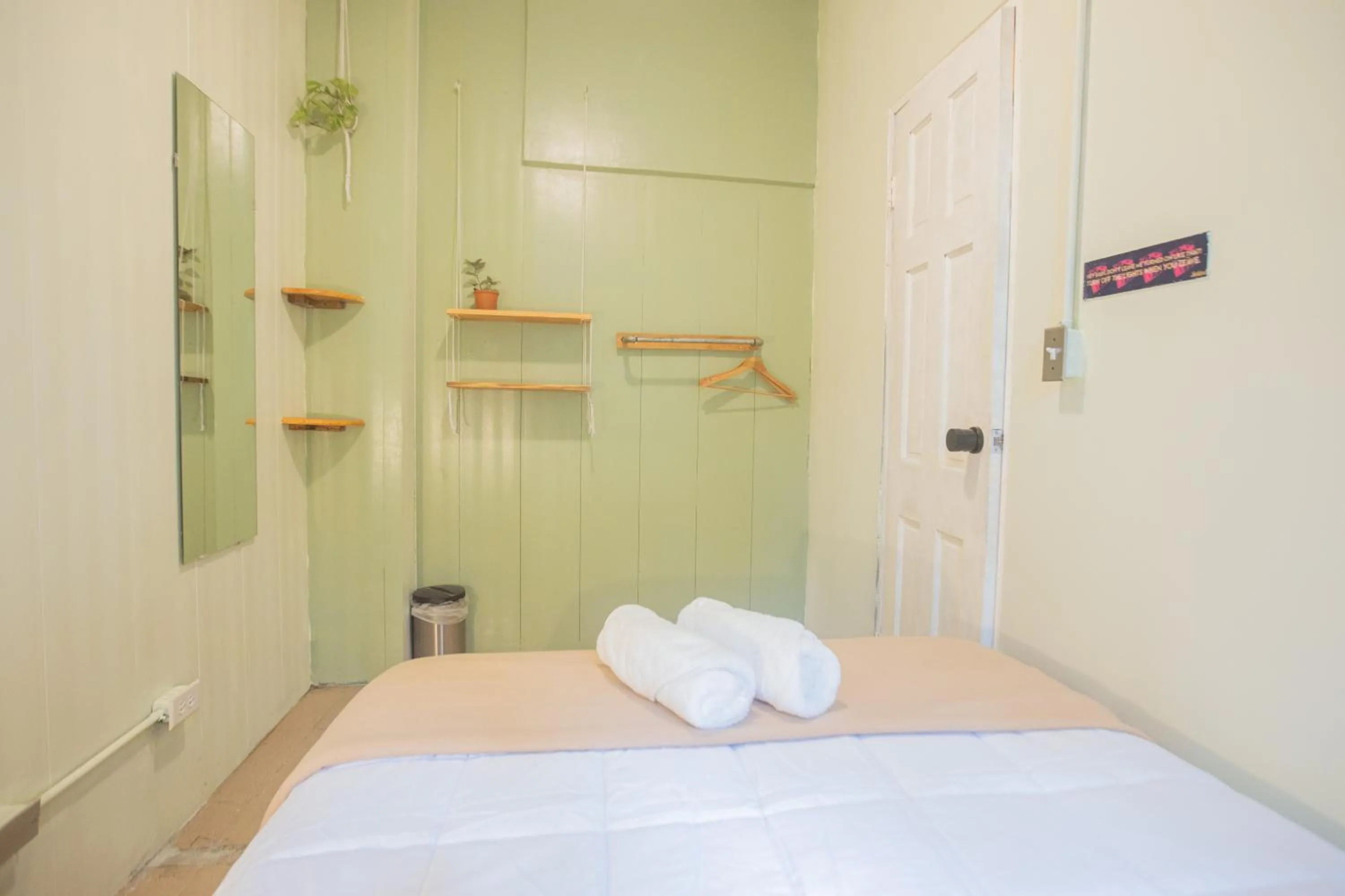 Bed in Socialtel Red Frog