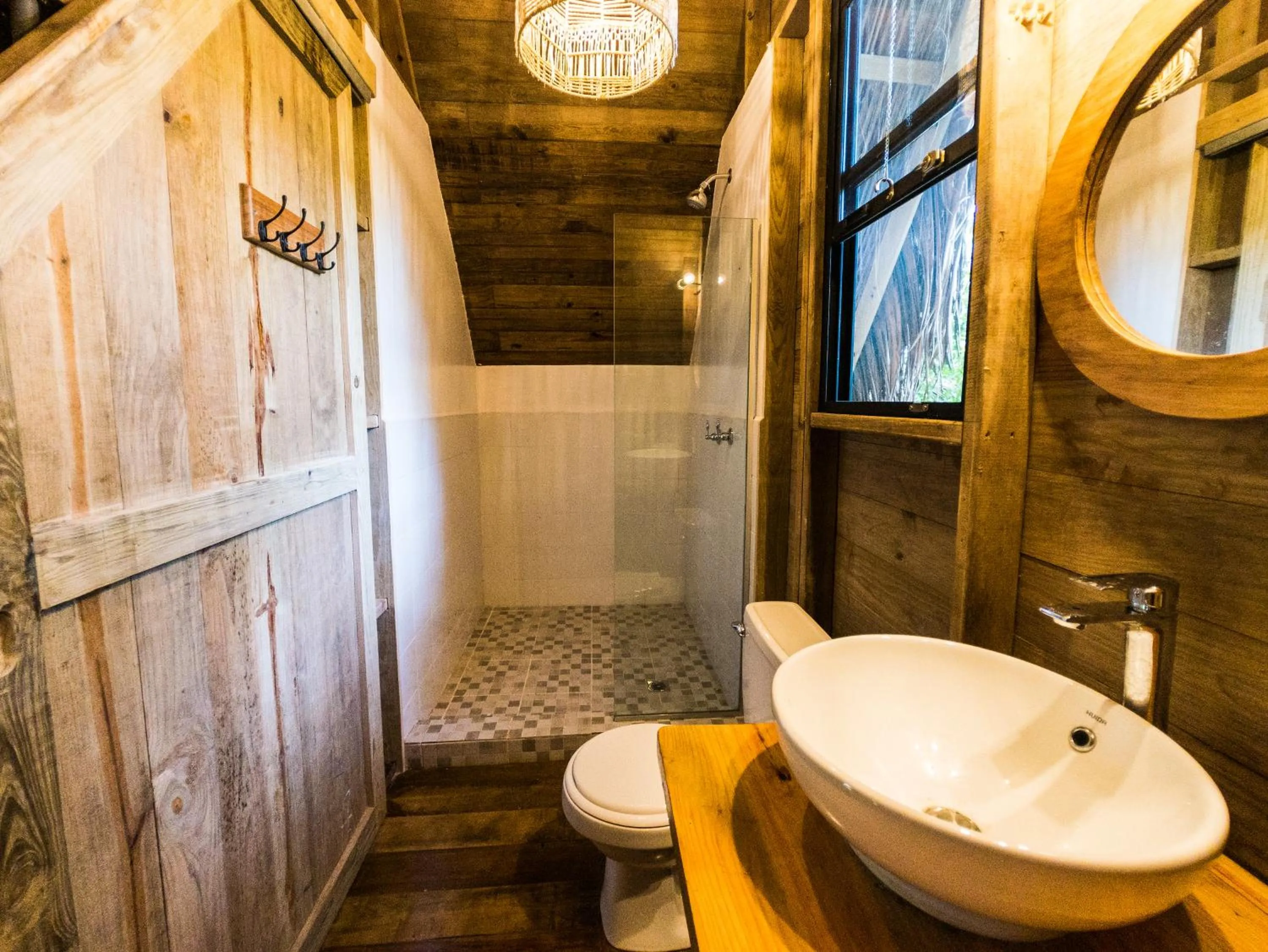 Bathroom in Socialtel Red Frog