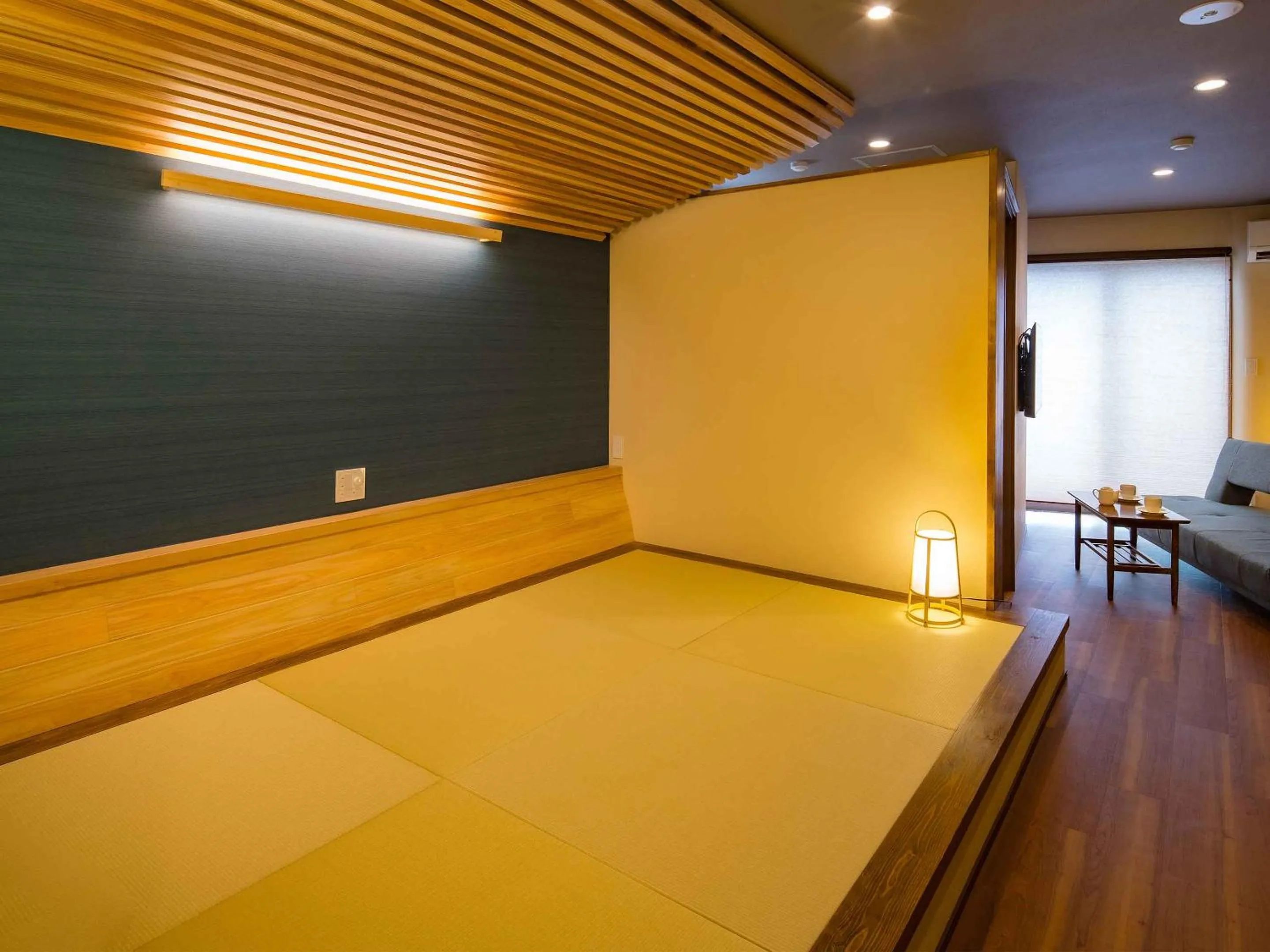 Photo of the whole room, Bed in Iseebisou