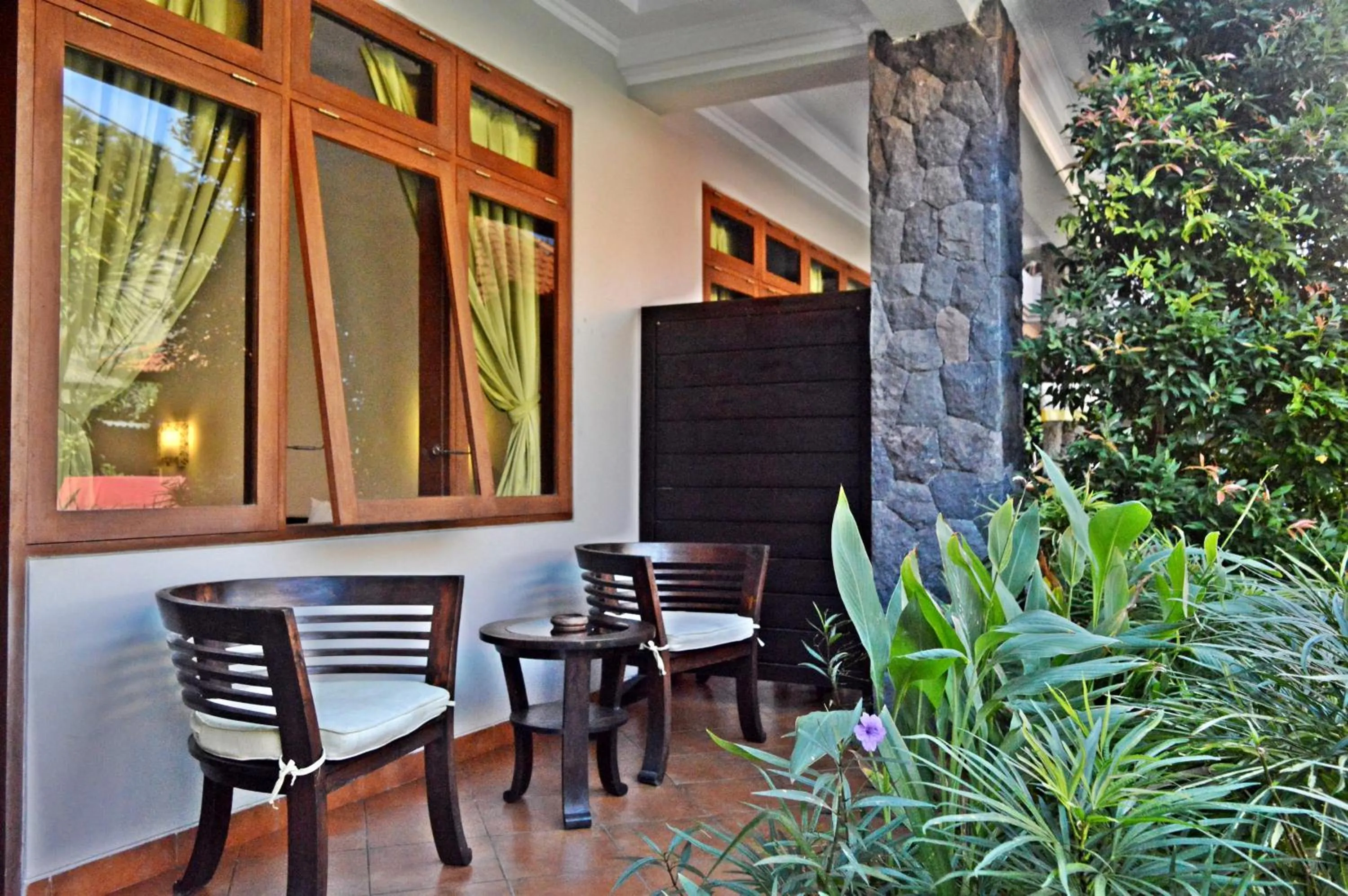 Patio in Yulia 2 Homestay Sanur