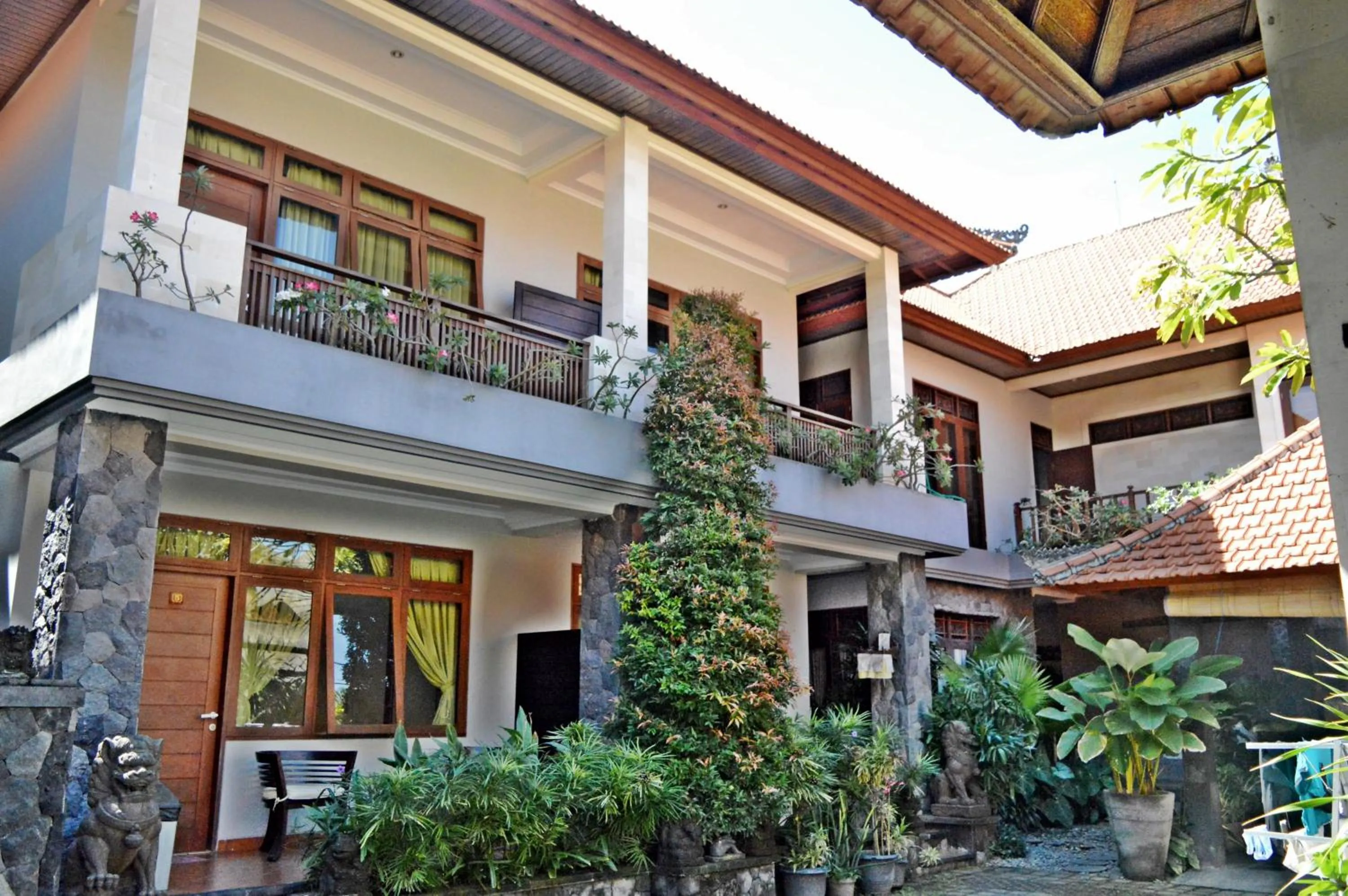 Property building in Yulia 2 Homestay Sanur