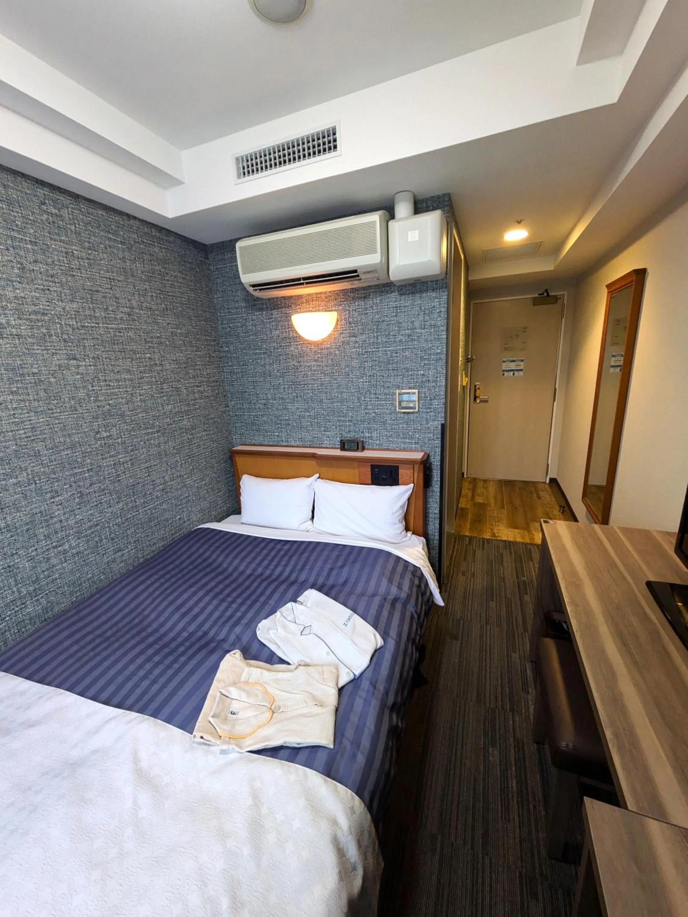 Photo of the whole room, Bed in Hotel Arstainn