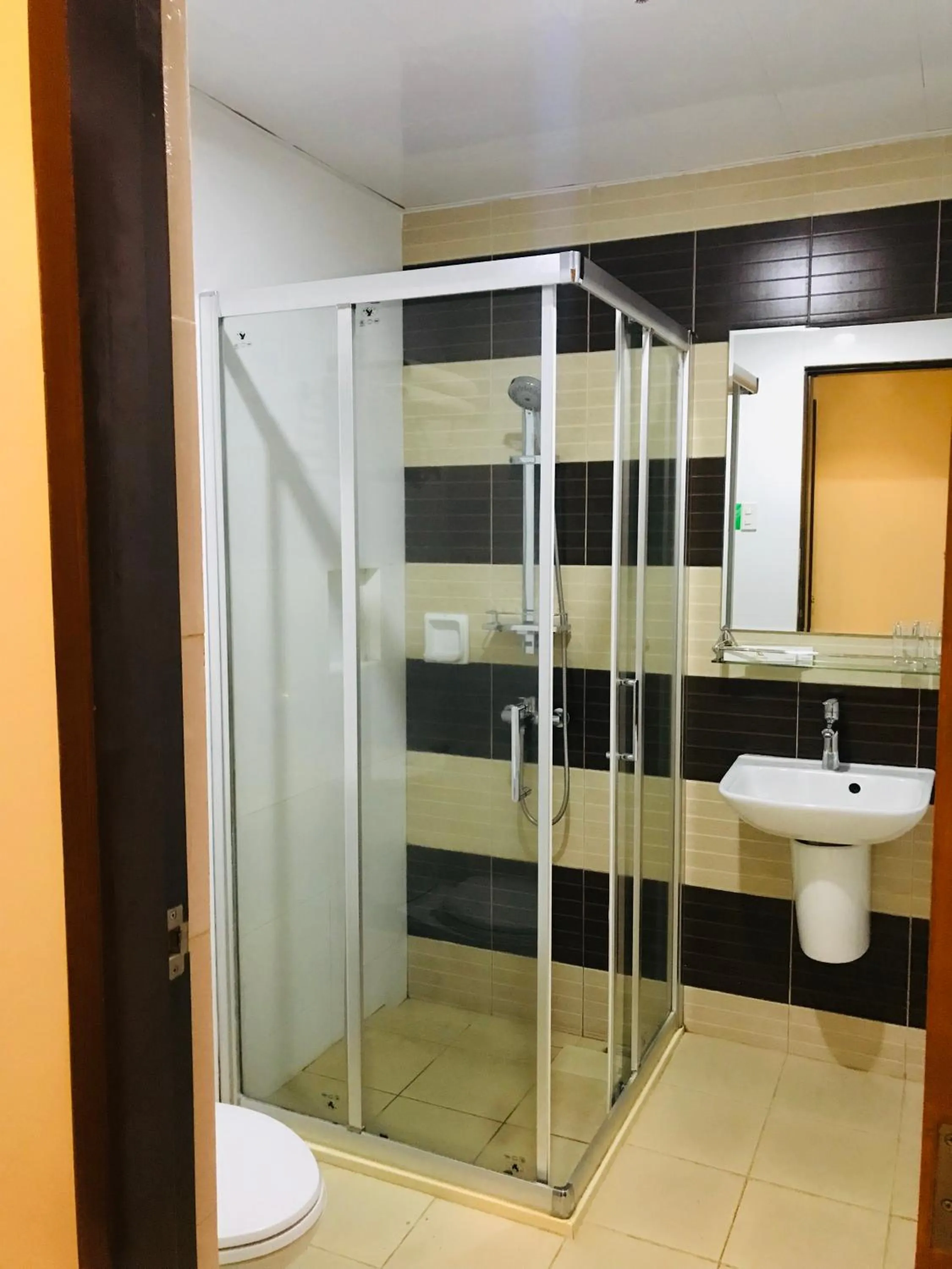 Shower in Coron Soleil Express Hotel