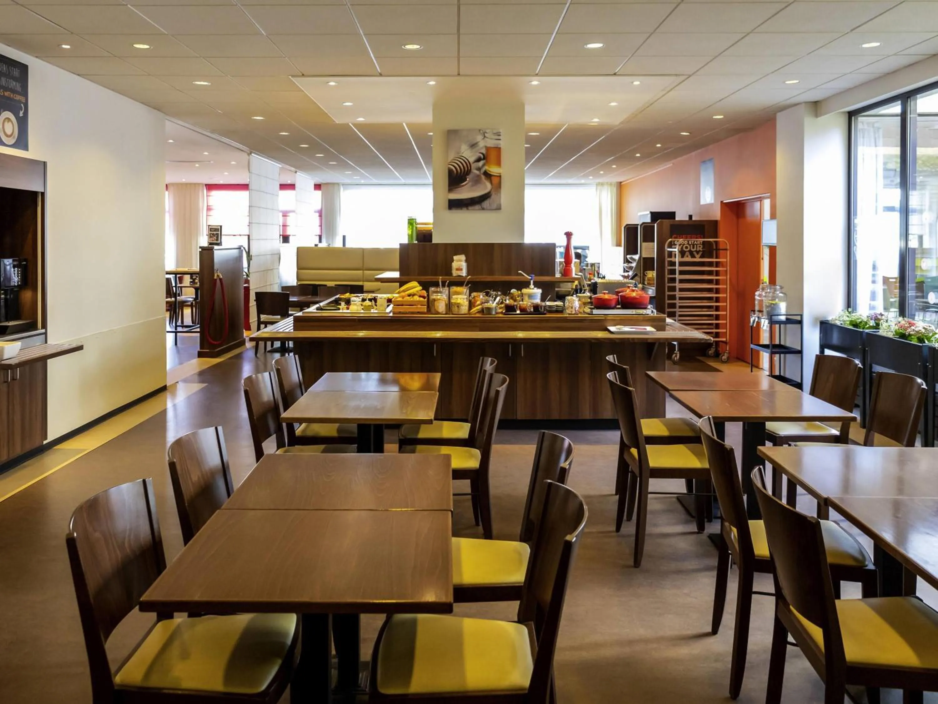 Breakfast in ibis Antwerpen Centrum